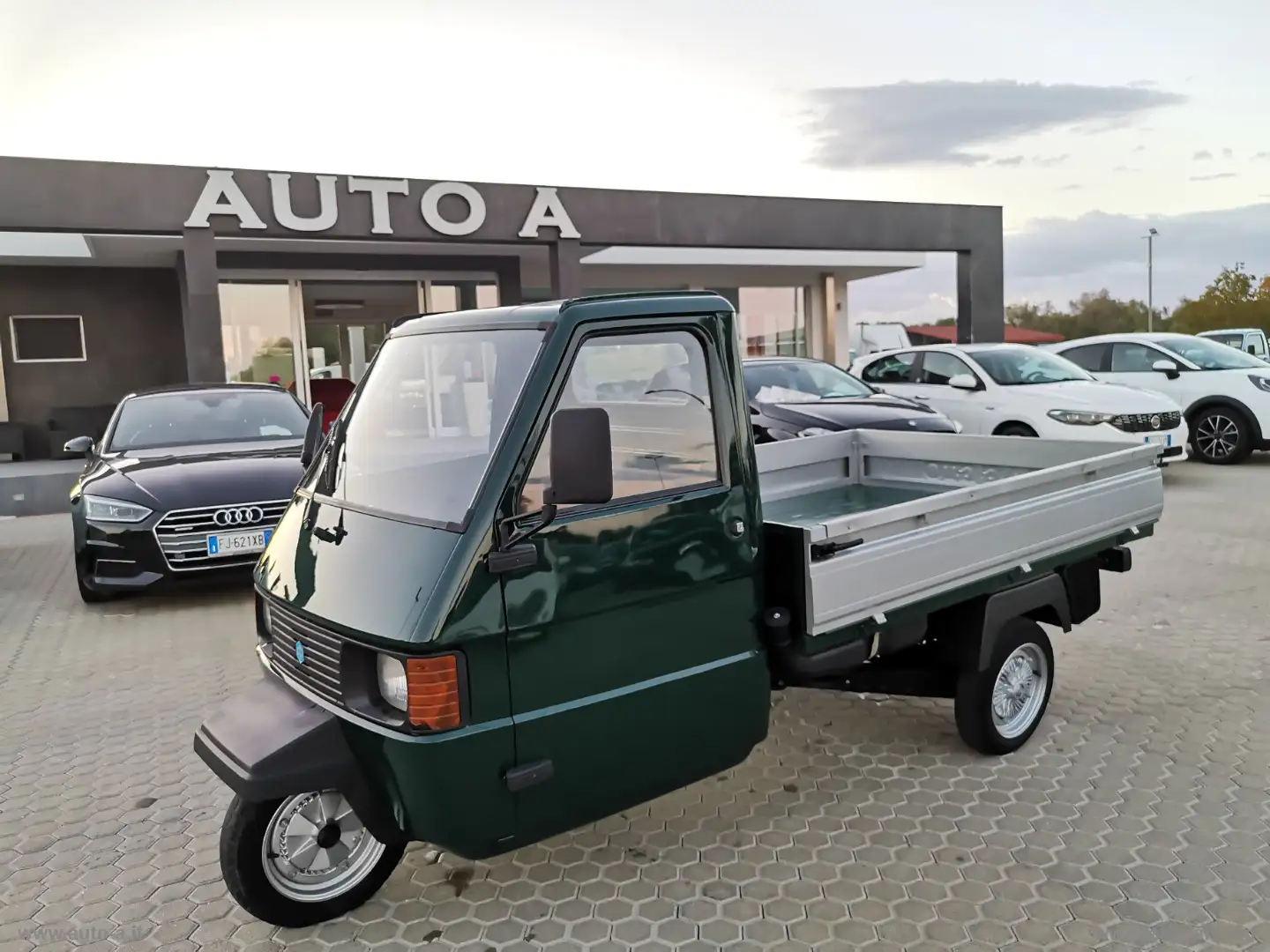 Piaggio Ape APE 703 CASSONE FISSO DIESEL Grün - 1