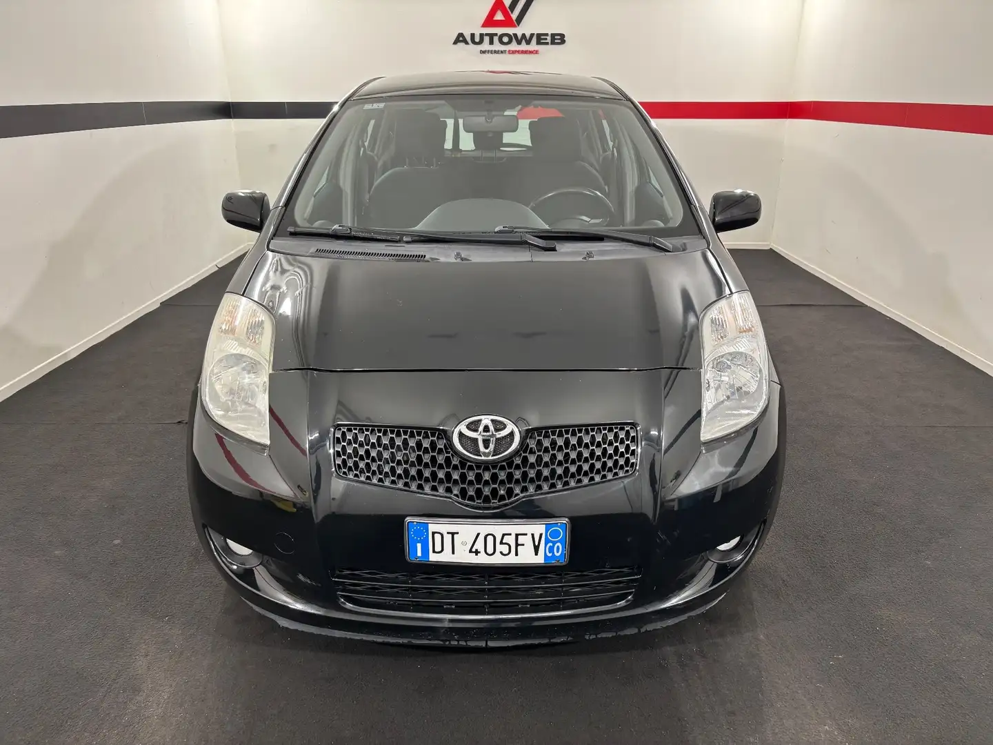 Toyota Yaris Yaris 1.3 5 porte Schwarz - 2