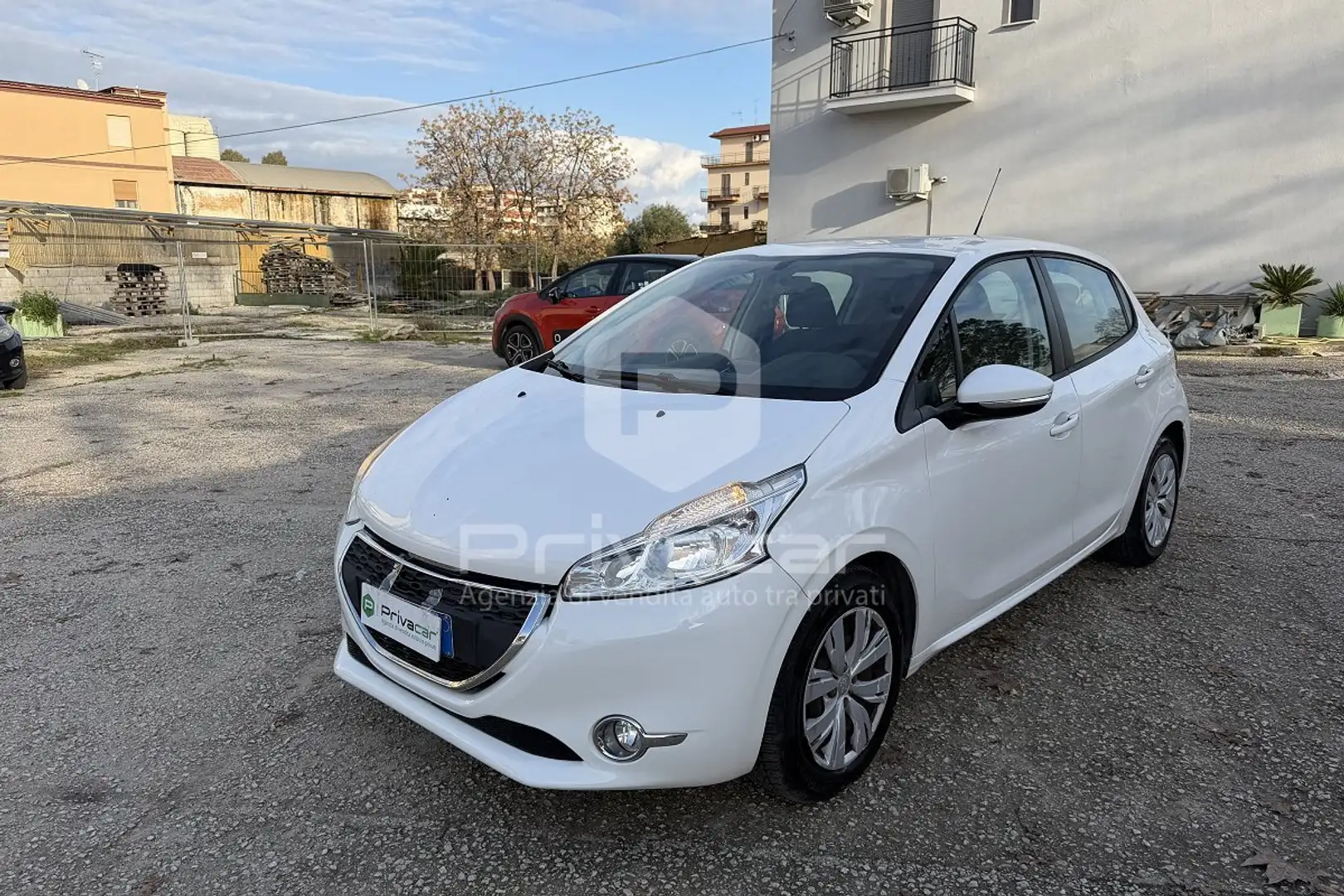 Peugeot 208 1.4 HDi 68 CV 5 porte Business Bianco - 1