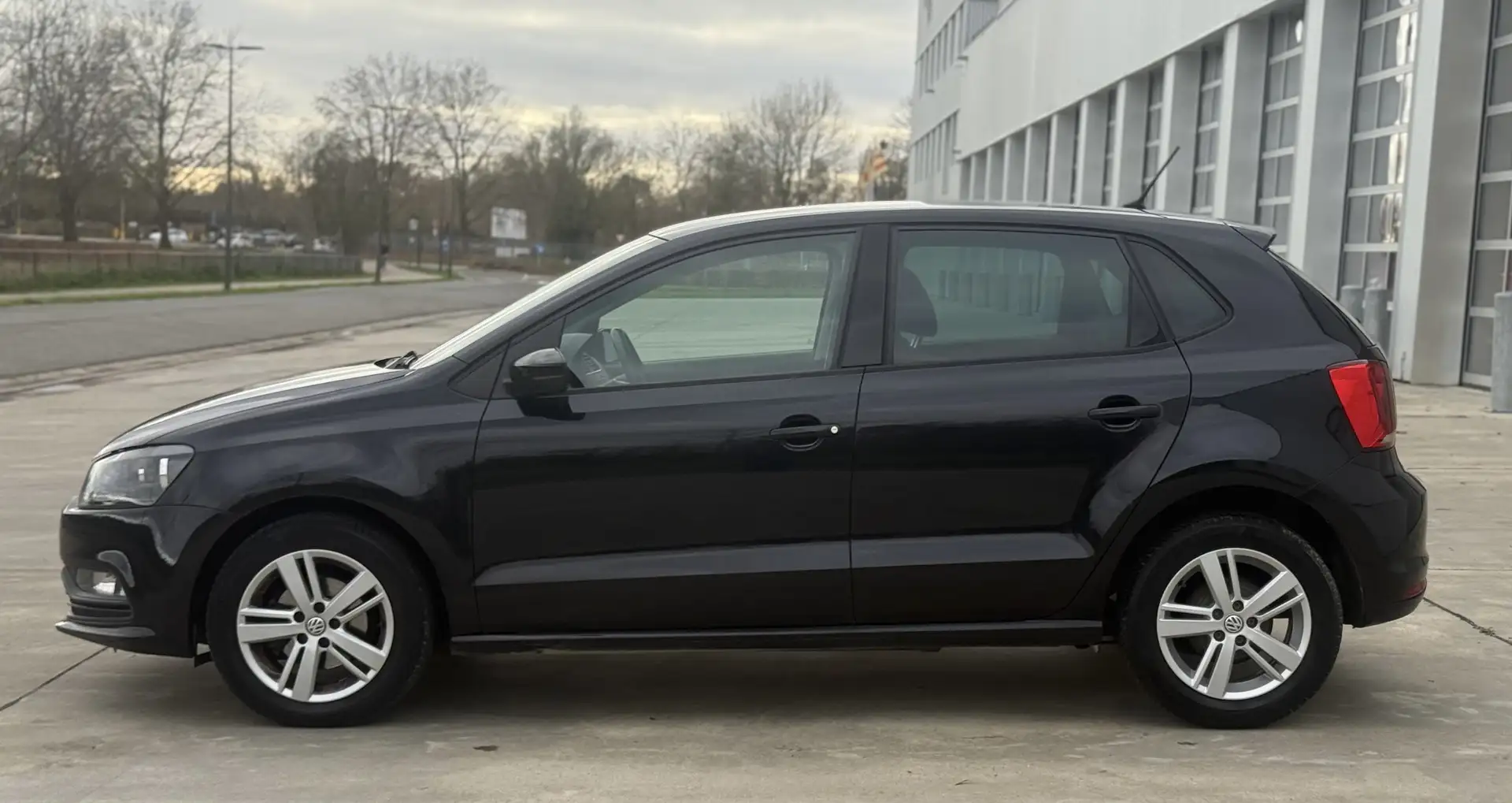 Volkswagen Polo 1.0 BENZINE | EERSTE EIGENAAR | GEKEURD & GARANTIE - 2