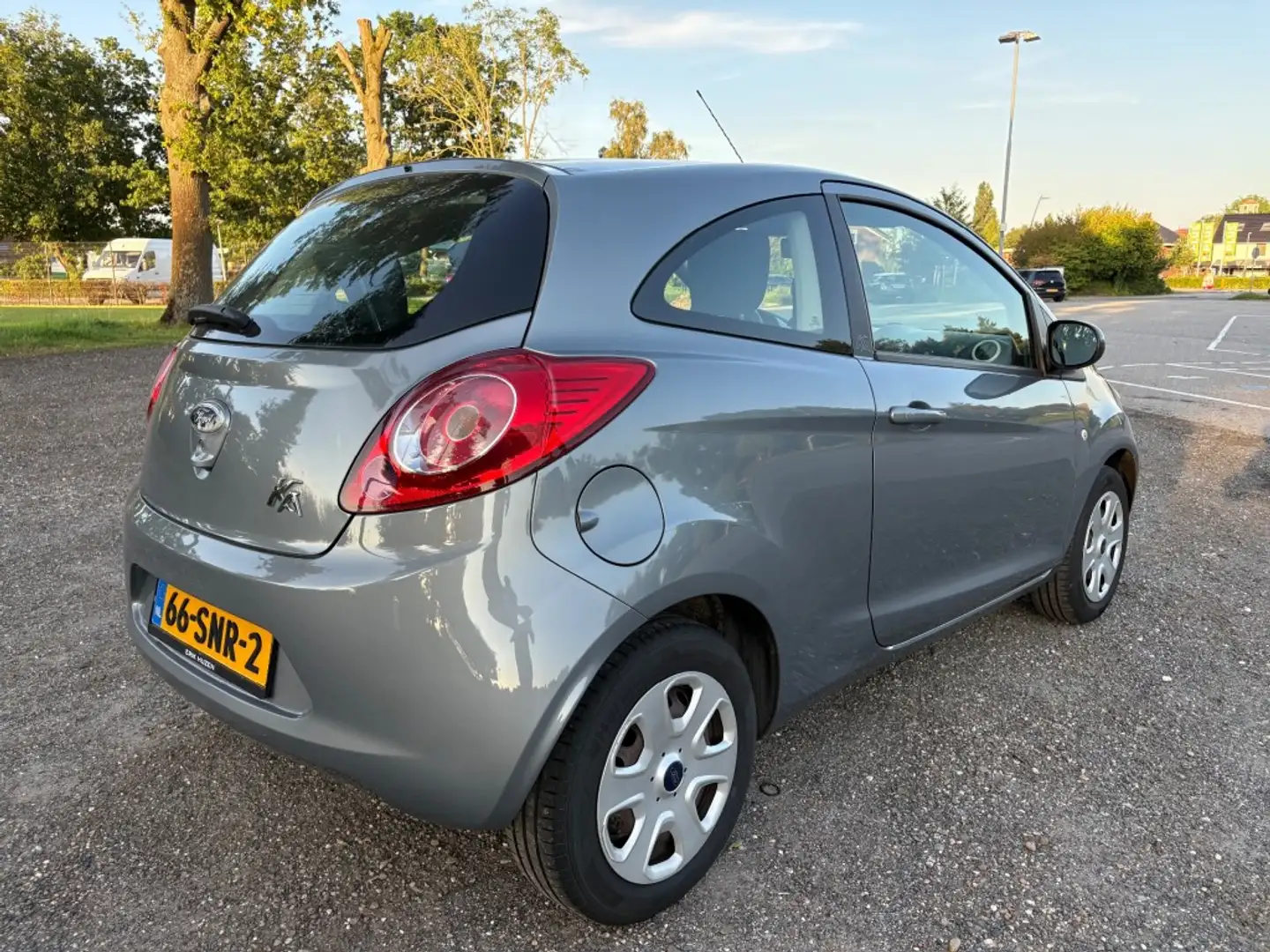 Ford Ka/Ka+ 1.2 COOL&SOUND / AIRCO / NIEUWE APK!! Gris - 2