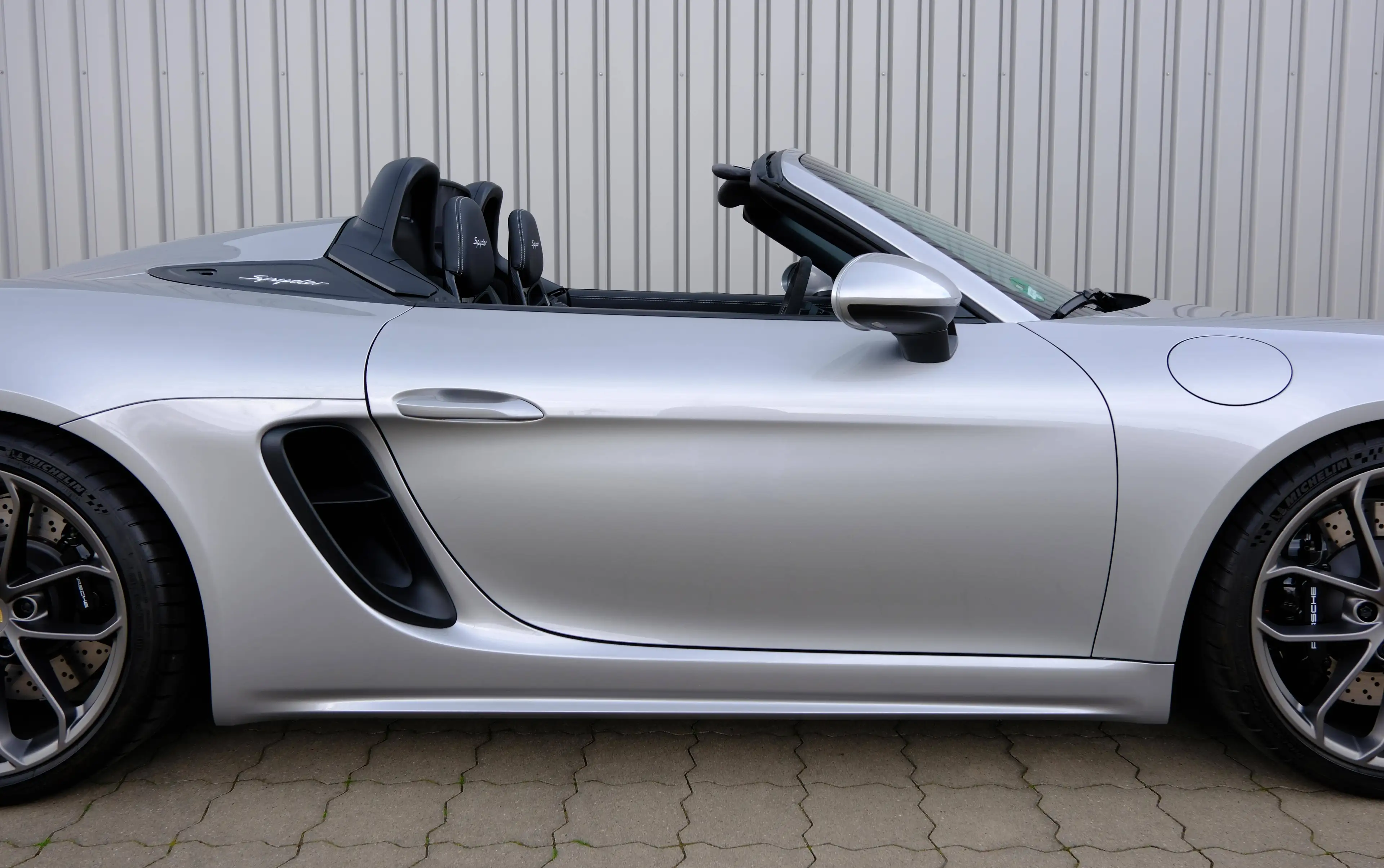 Porsche 718 Spyder Spyder - Schalensitze - Schalter - Garantie - Service neu - Lieferung weltweit — photo 3