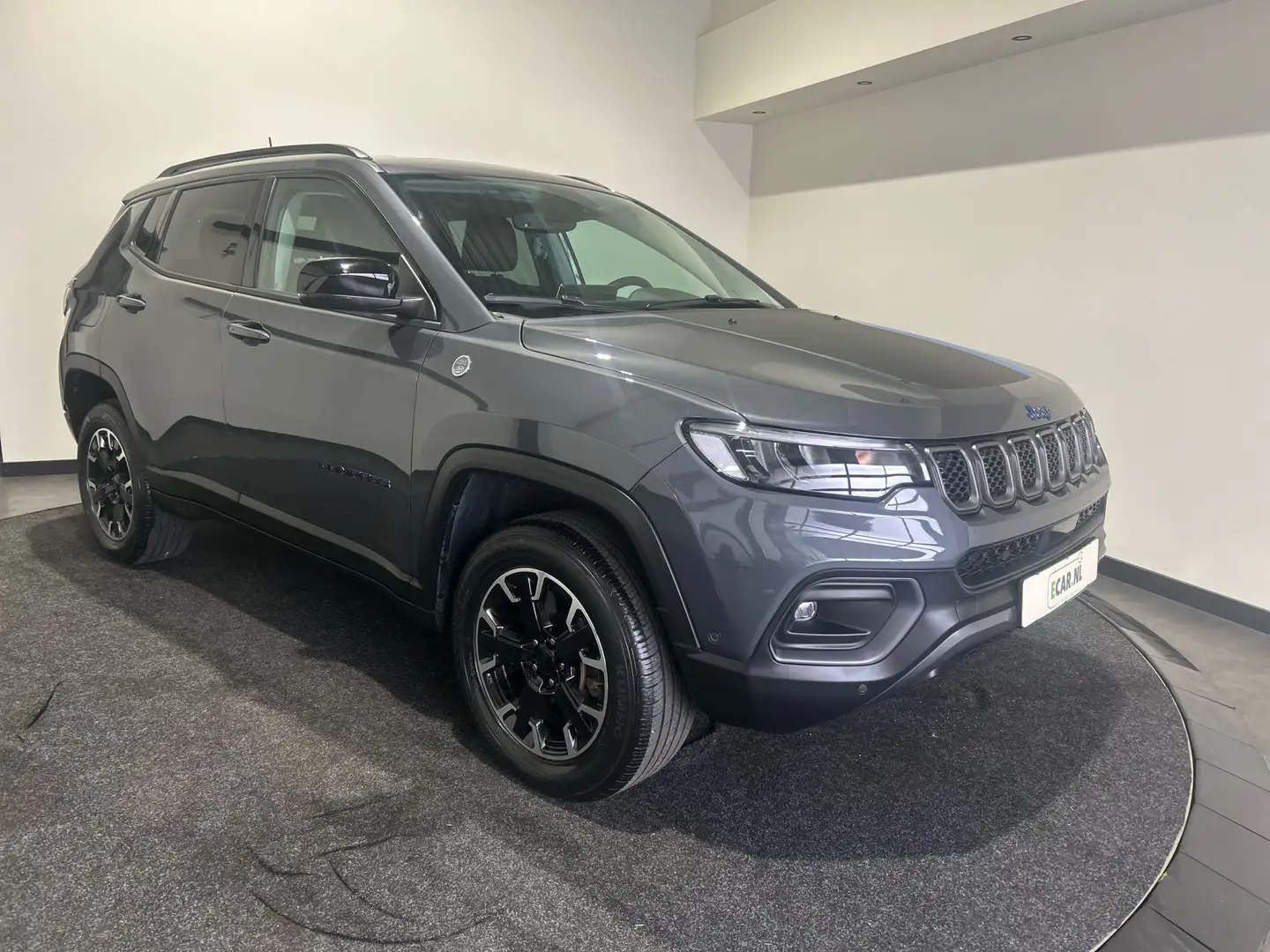 Jeep Compass 4xe 240 Plug-in Hybrid Electric Trailhawk | Uconne Grijs - 1