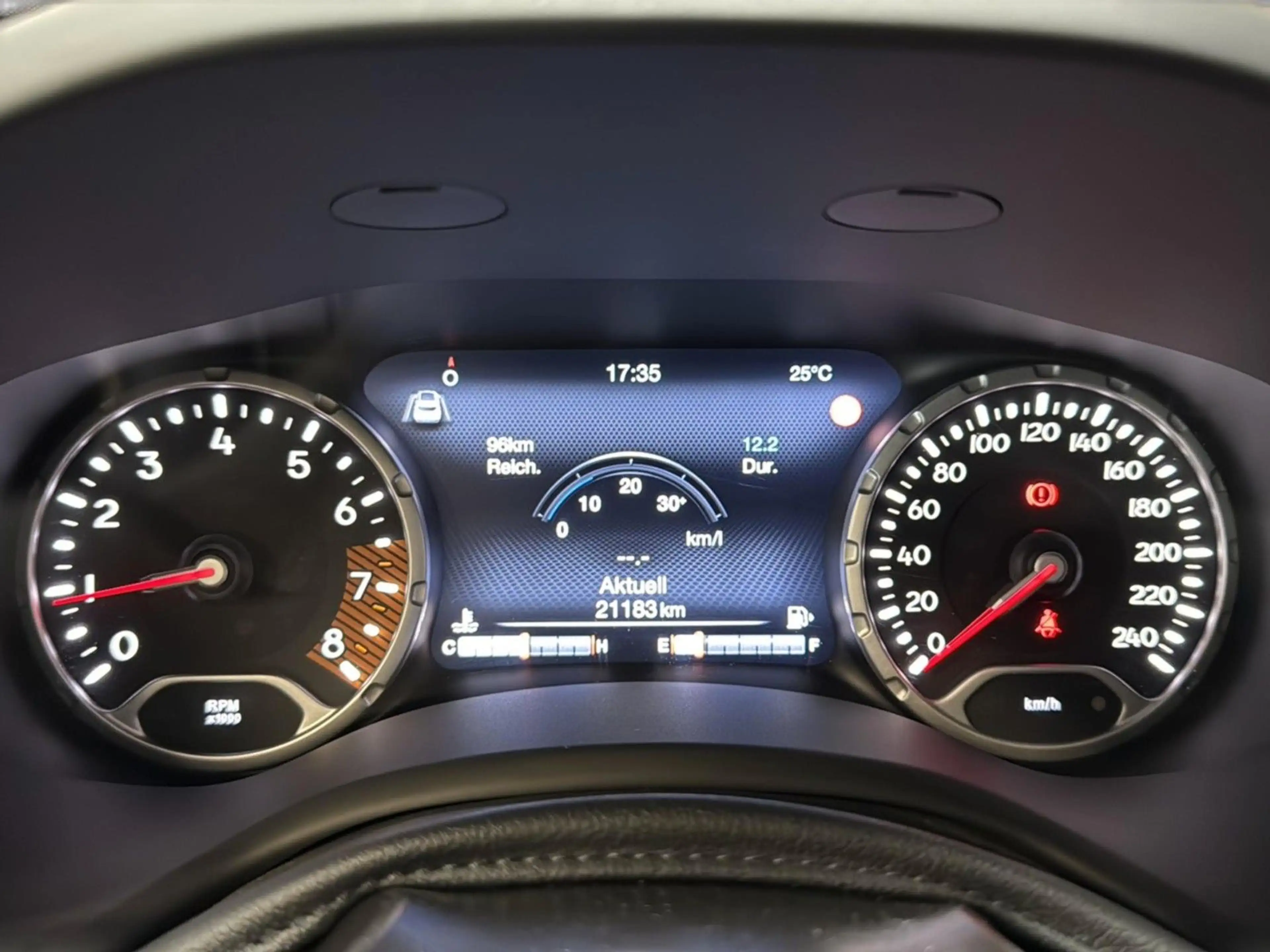 Jeep Renegade Limited FWD ACC FLA 2ZK — photo 15