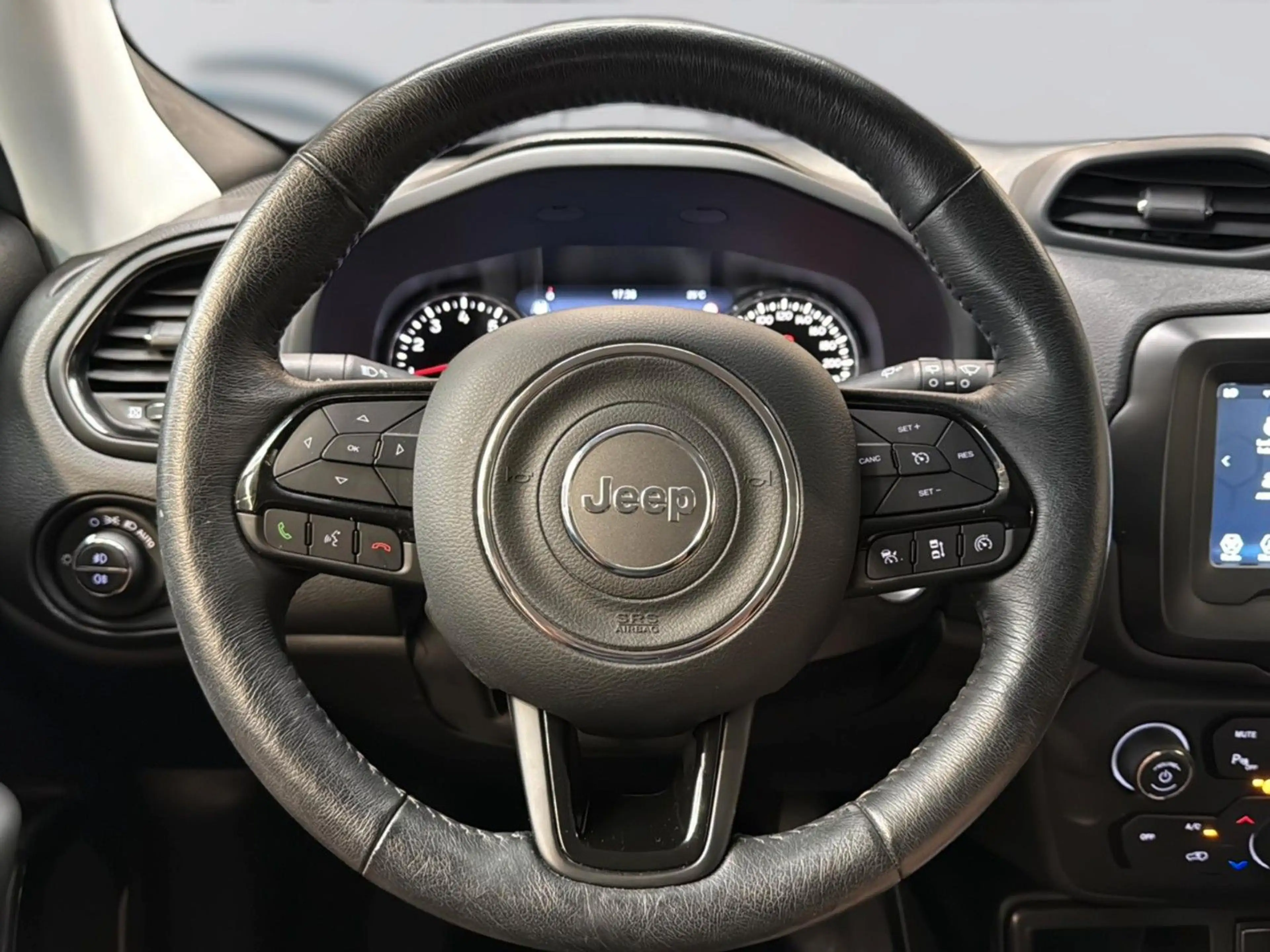 Jeep Renegade Limited FWD ACC FLA 2ZK — photo 13