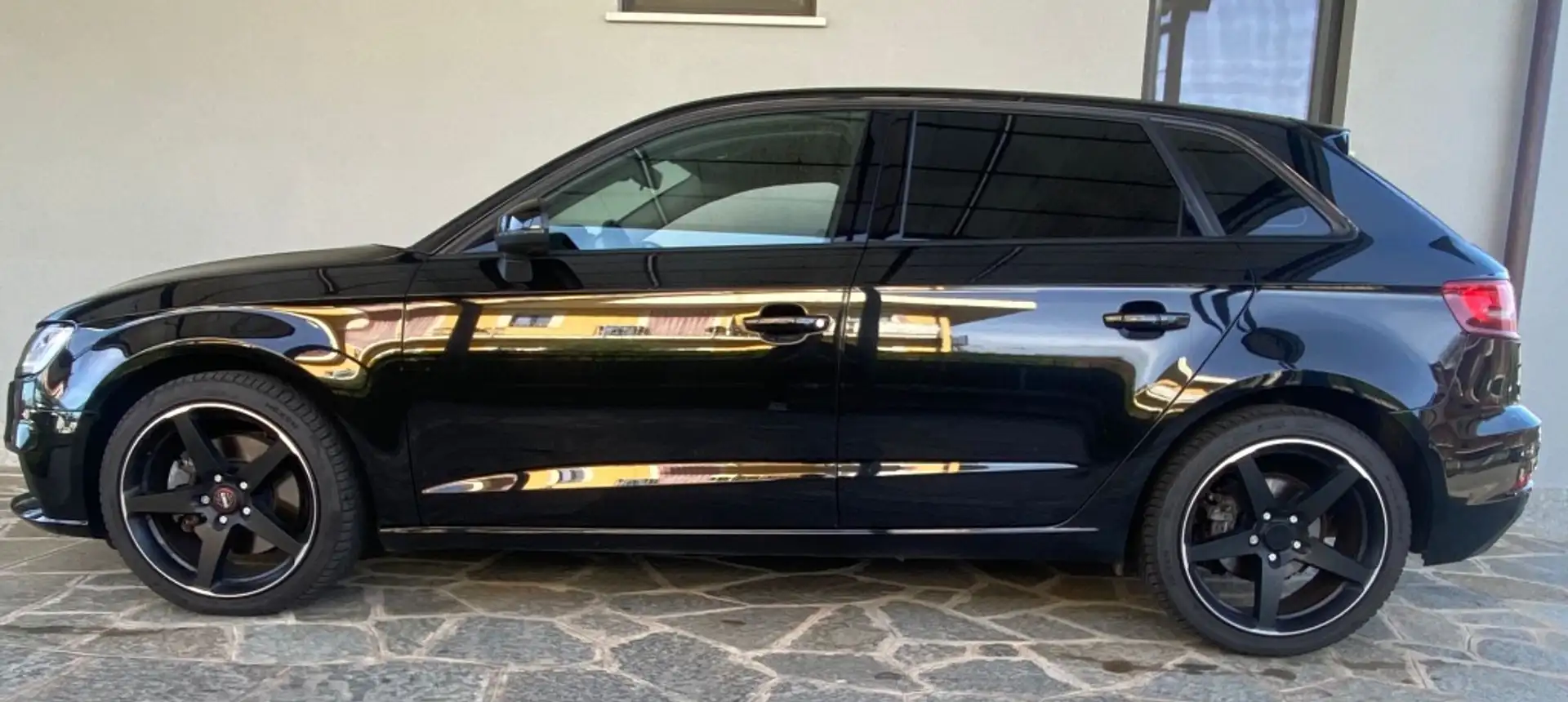 Audi A3 35 2.0 tdi 150cv s-tronic 7m Schwarz - 2