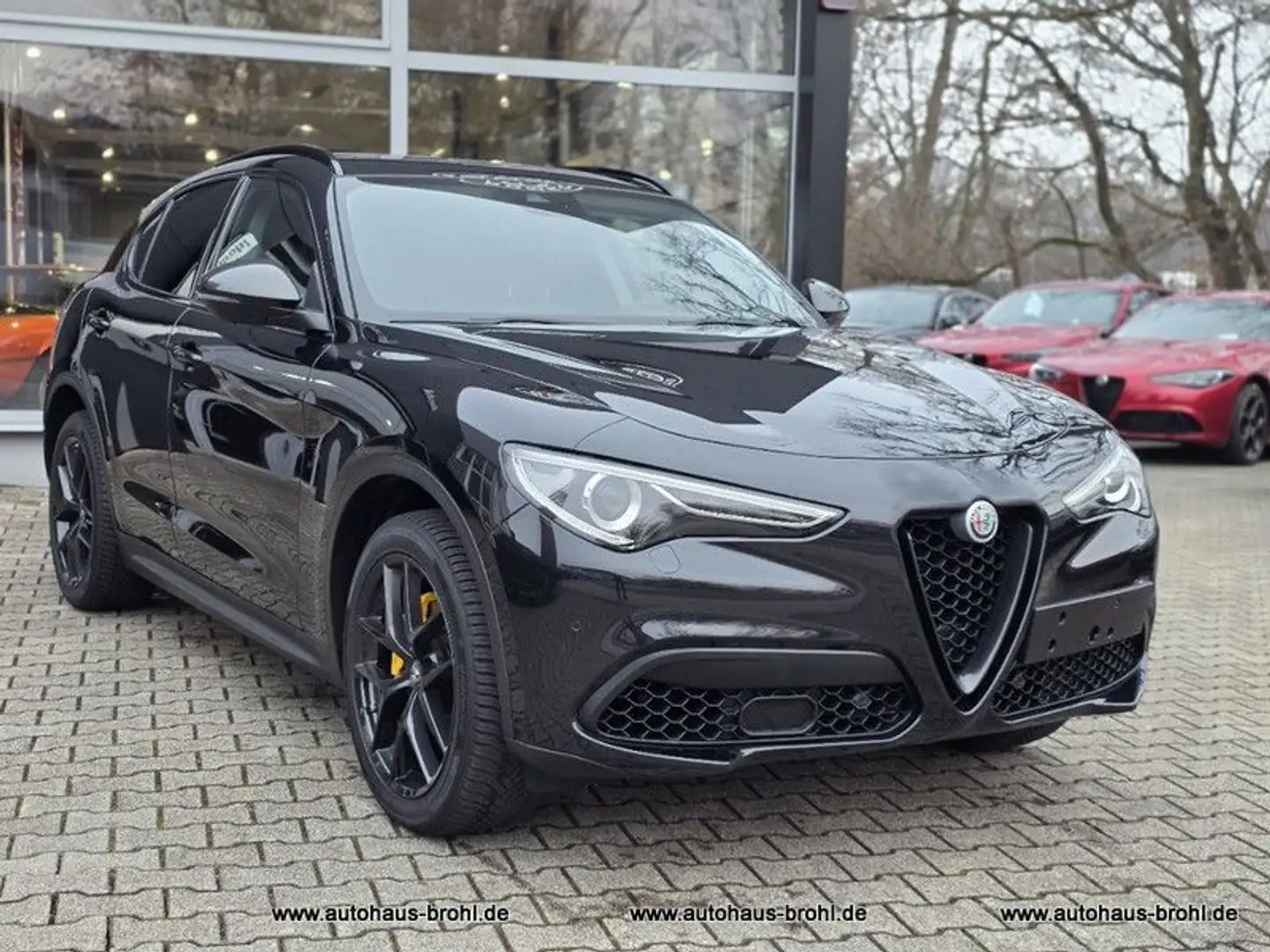 Alfa Romeo Stelvio B-Tech Q4 210PS Schwarz - 2