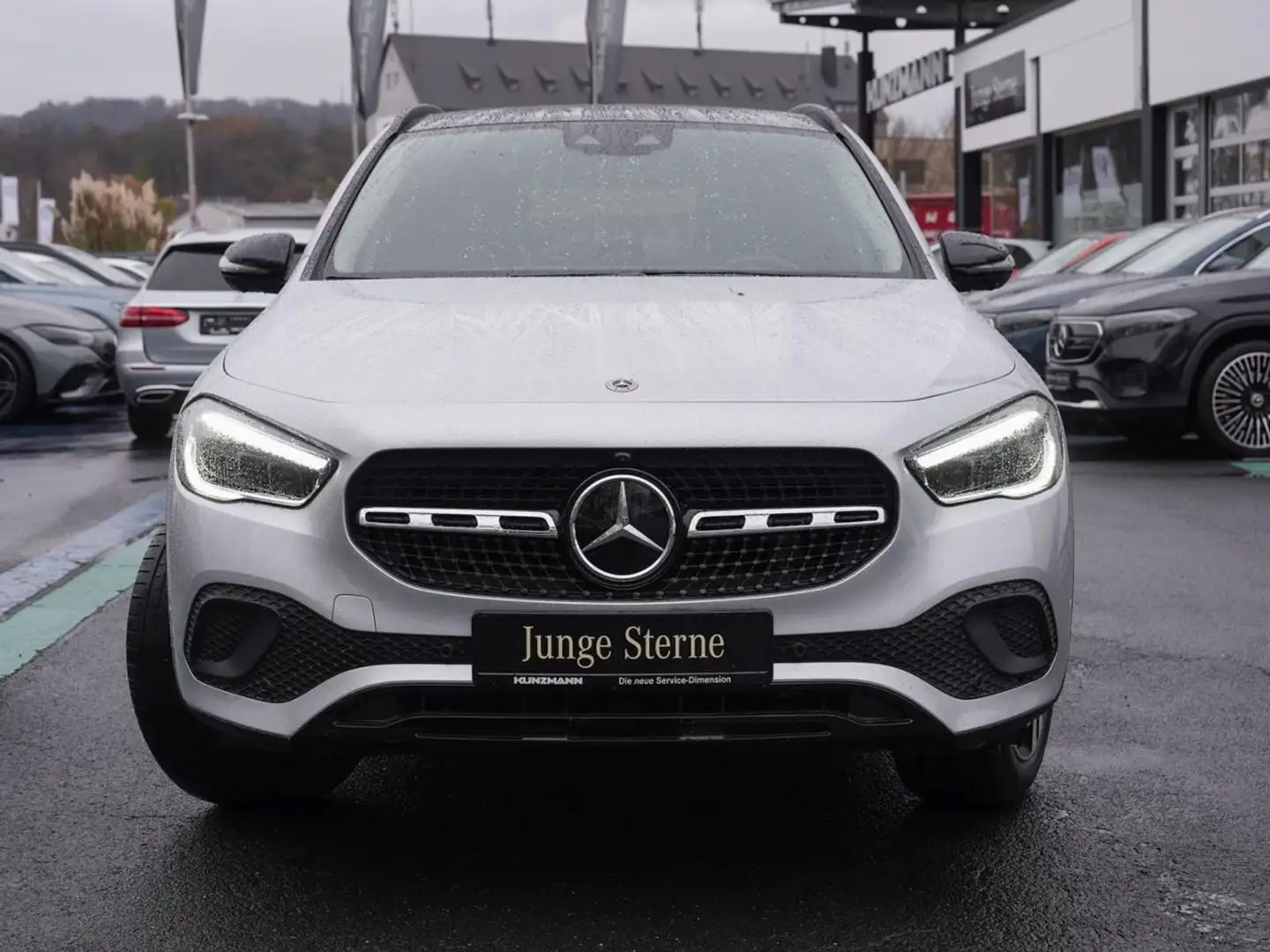 Mercedes-Benz GLA 200 Progressive Night Panorama Distronic 360° Silber - 2