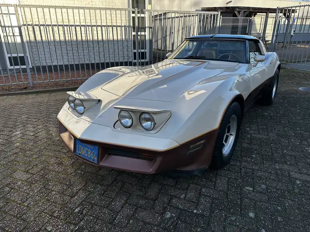Chevrolet Corvette C3 5.7L (350 ci) V8