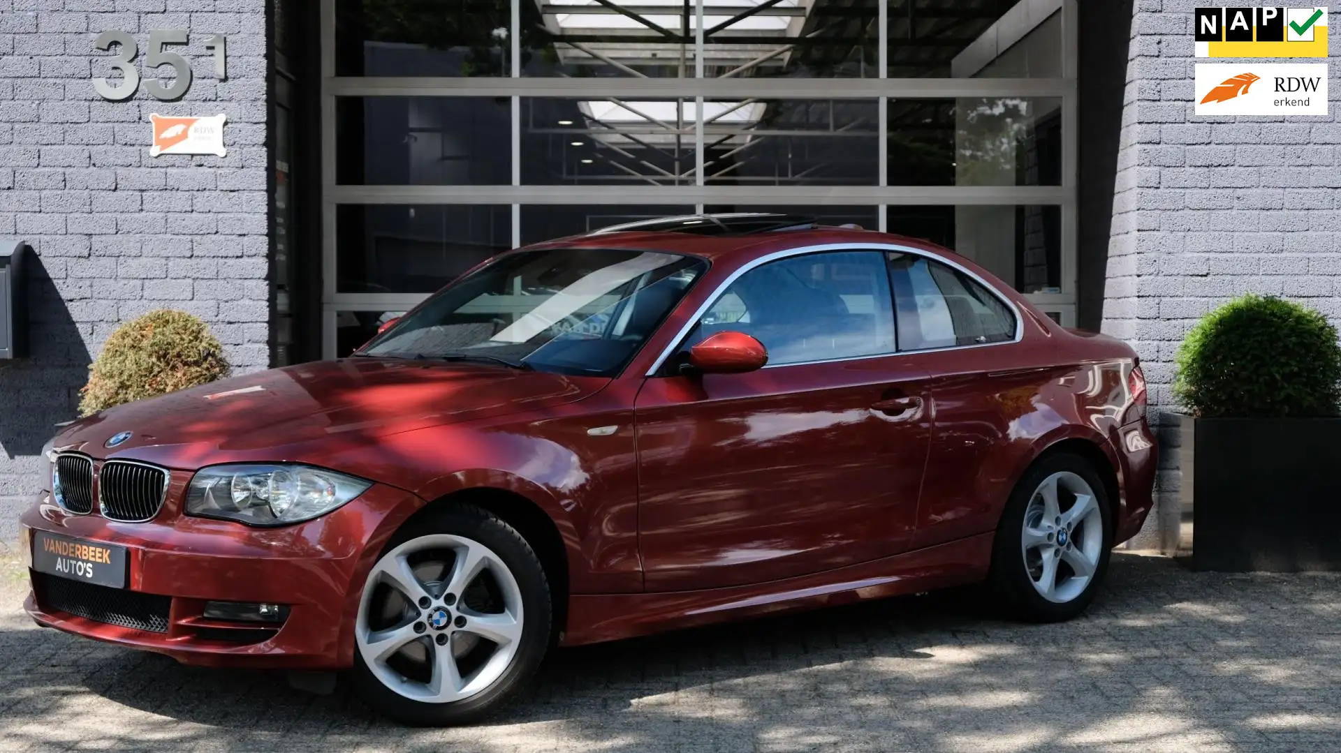 BMW 125 1-serie Coupé 125i 218PK Automaat Leder Schuifdak Piros - 1