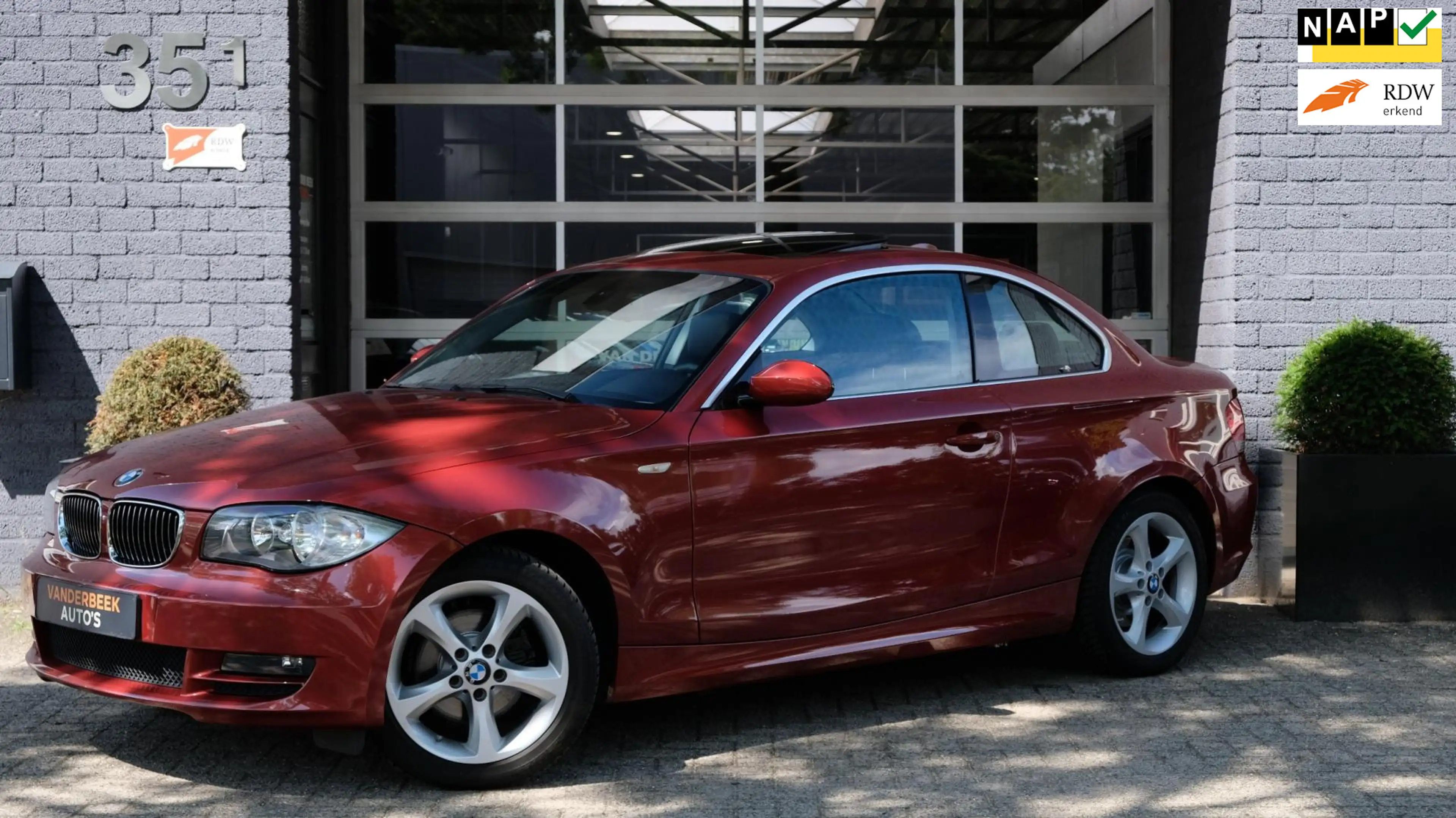BMW 125 1-serie Coupé 125i 218PK Automaat Leder Schuifdak
