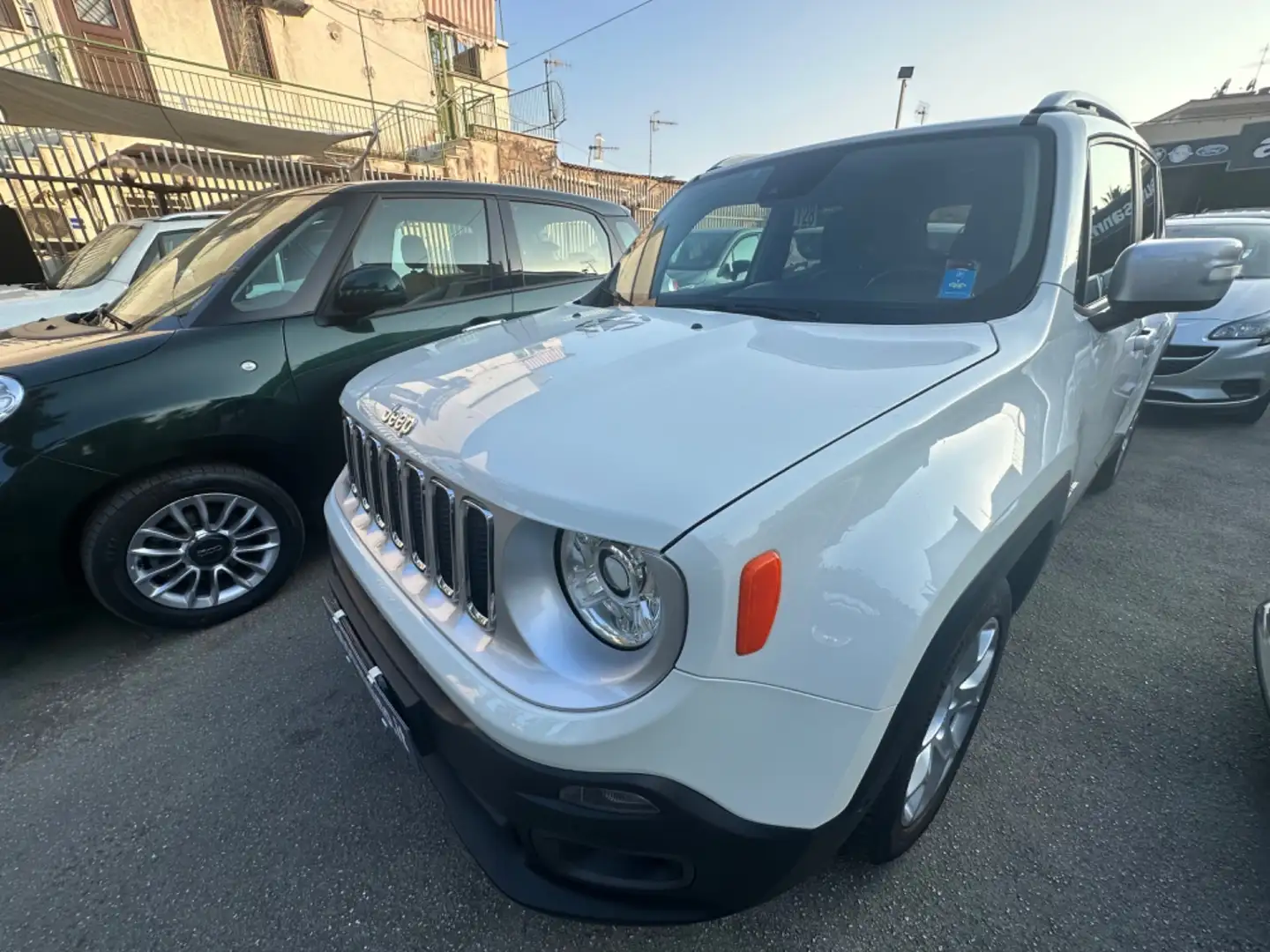 Jeep Renegade 1.6 Mjt DDCT 120 CV Limited Pelle totale/Fari full Bianco - 2