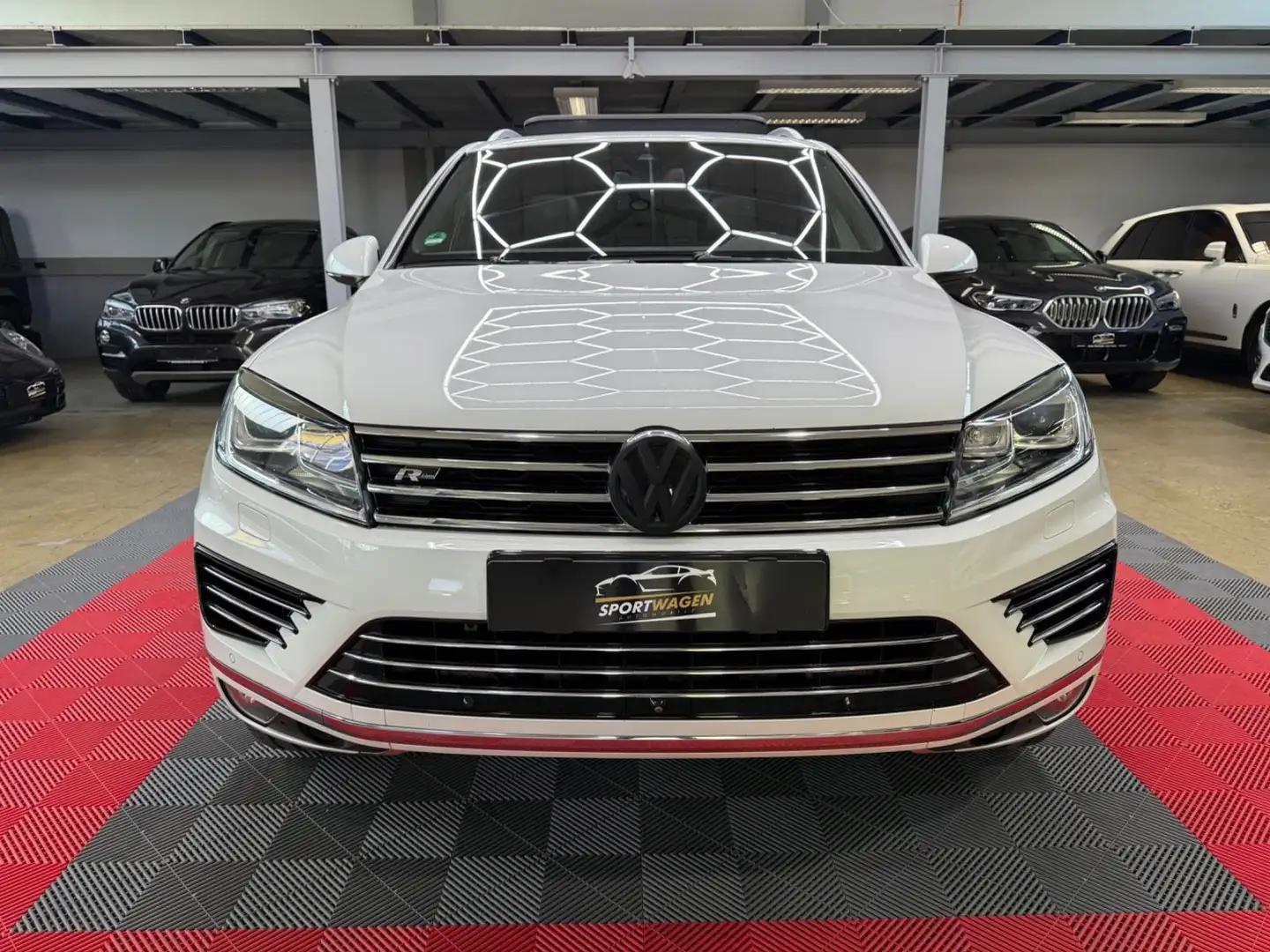 Volkswagen Touareg V6 TDI R Line Terrain Tech 4Motion Pano Blanc - 2