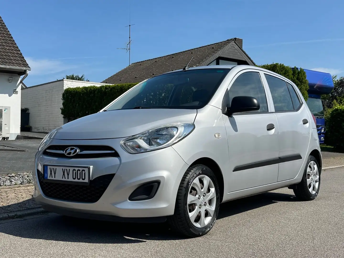 Hyundai i10 Klima, nur 81tkm, TÜV 3/27 Silber - 1