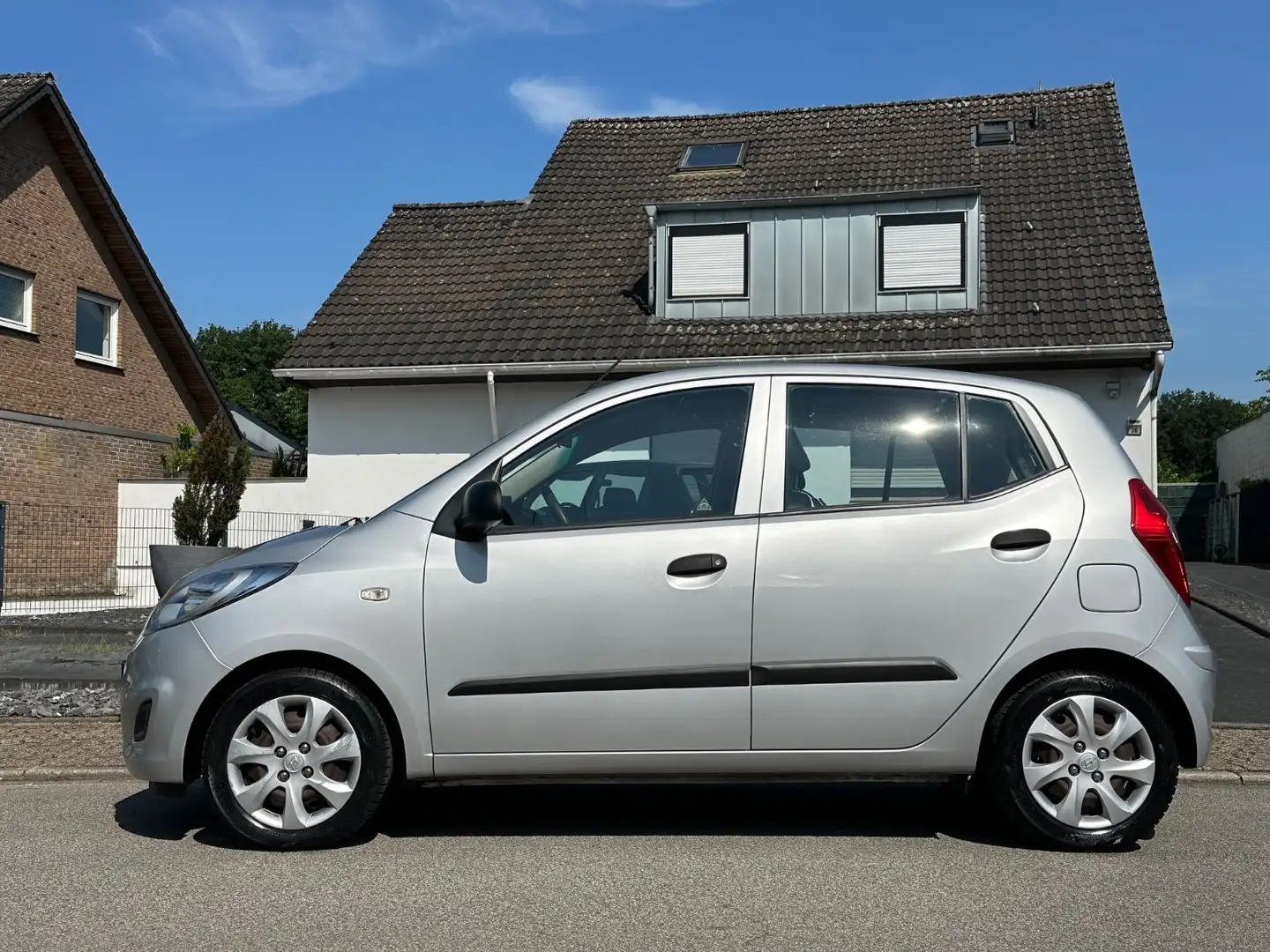 Hyundai i10 Klima, nur 81tkm, TÜV 3/27 Silber - 2