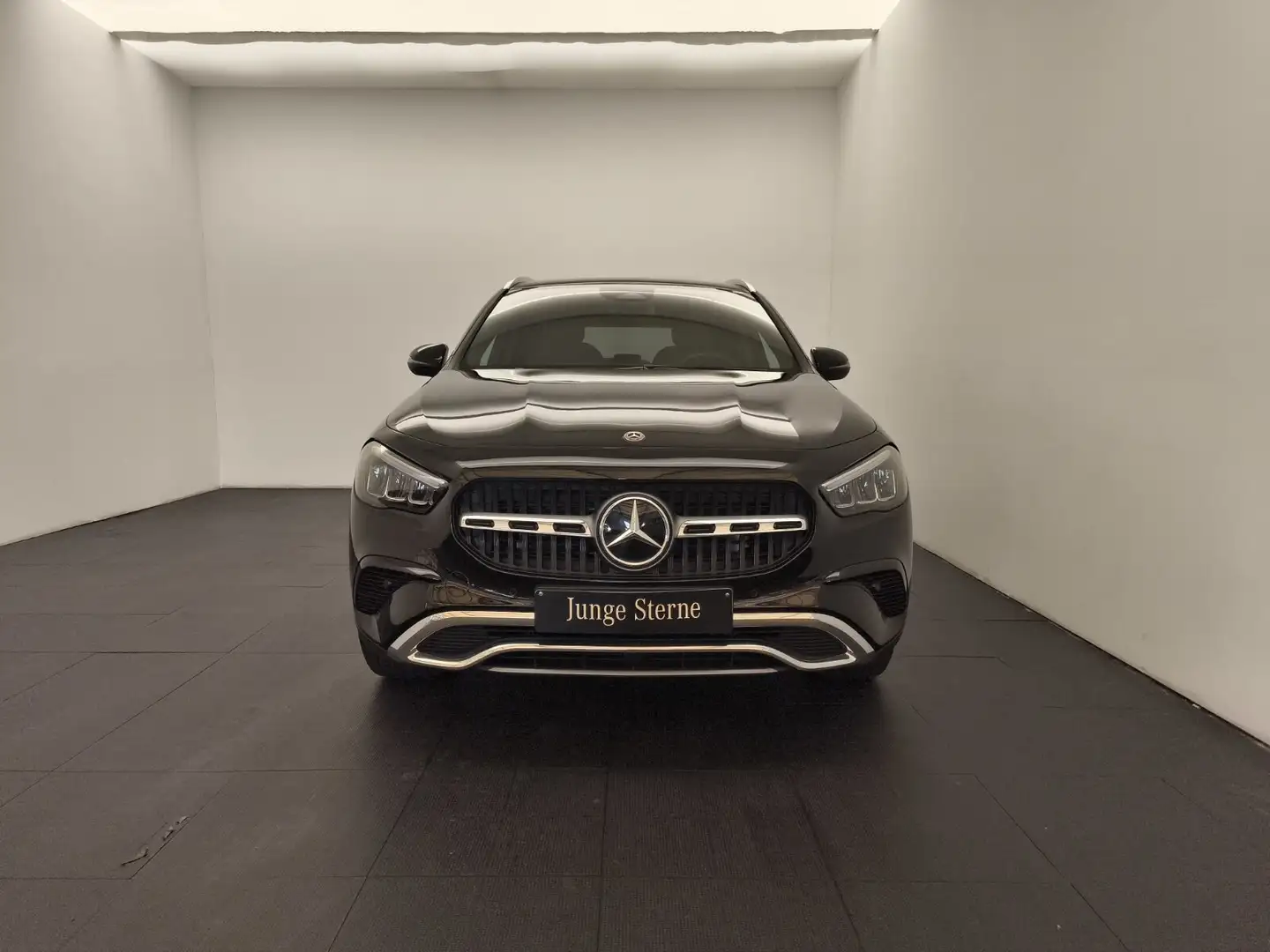 Mercedes-Benz GLA 180 GLA 180 Progressive Advanced RüCam EasyPack Navi Schwarz - 2