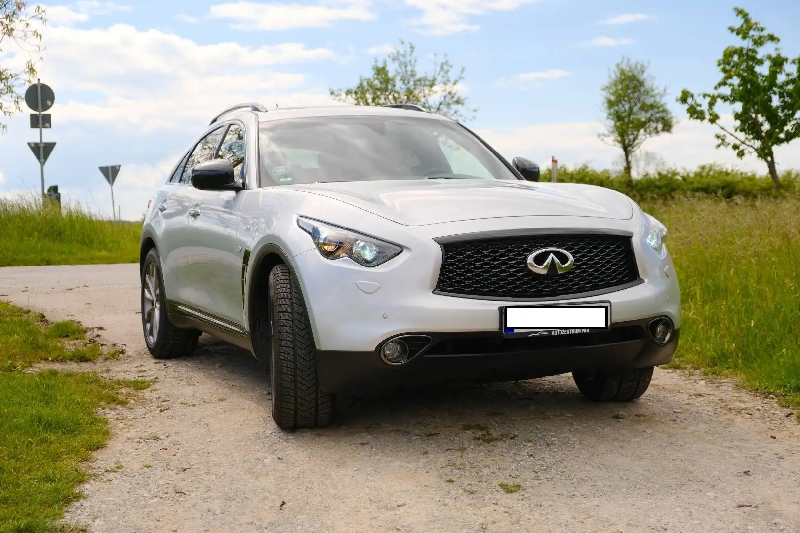 Infiniti QX70 3.7 AWD Aut. S Design Silber - 1