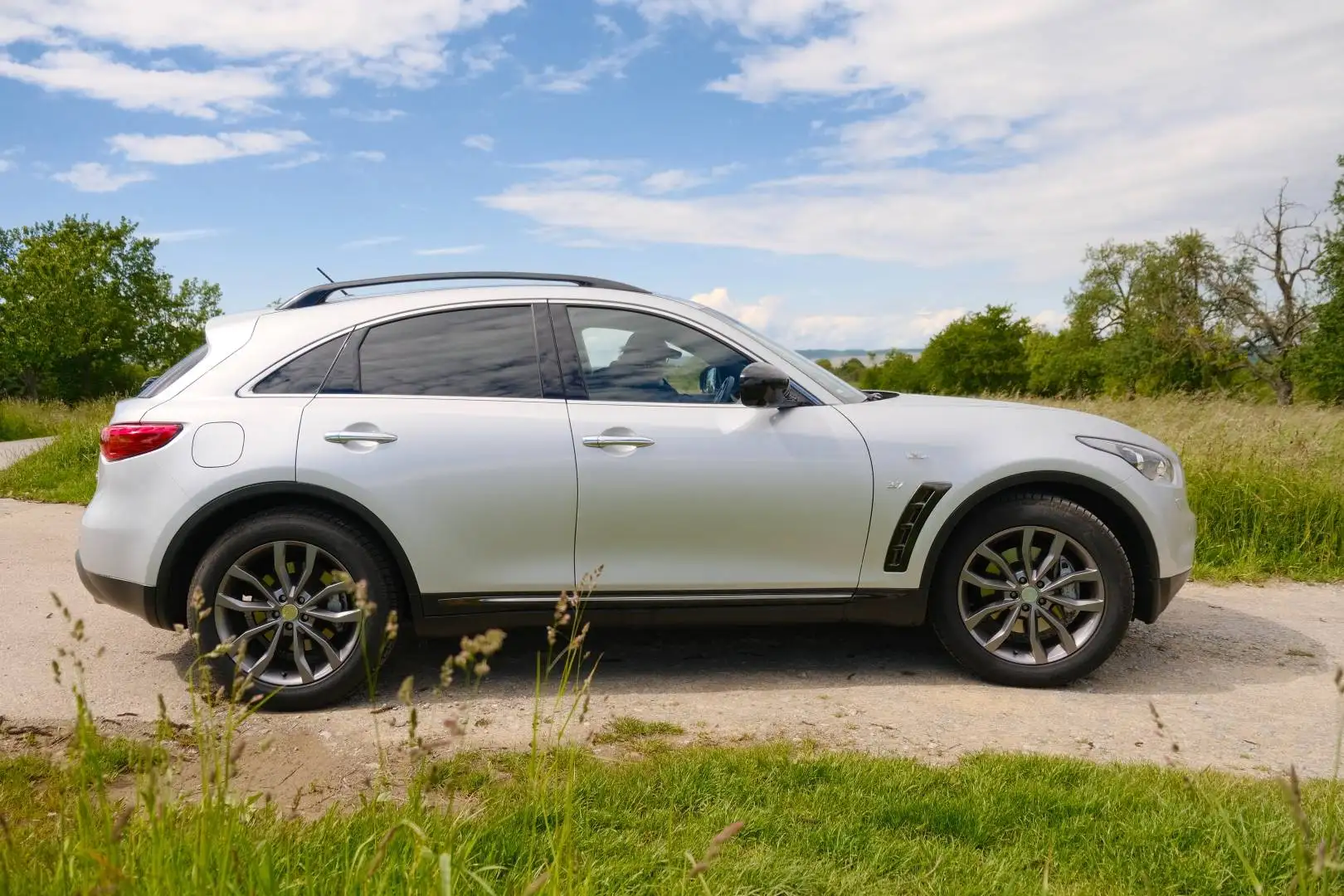 Infiniti QX70 3.7 AWD Aut. S Design Silber - 2