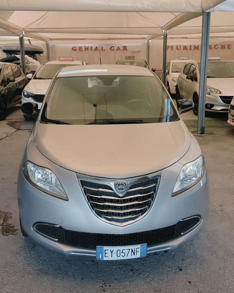Lancia Ypsilon 1.2 8v Gold c/CL 69cv E6