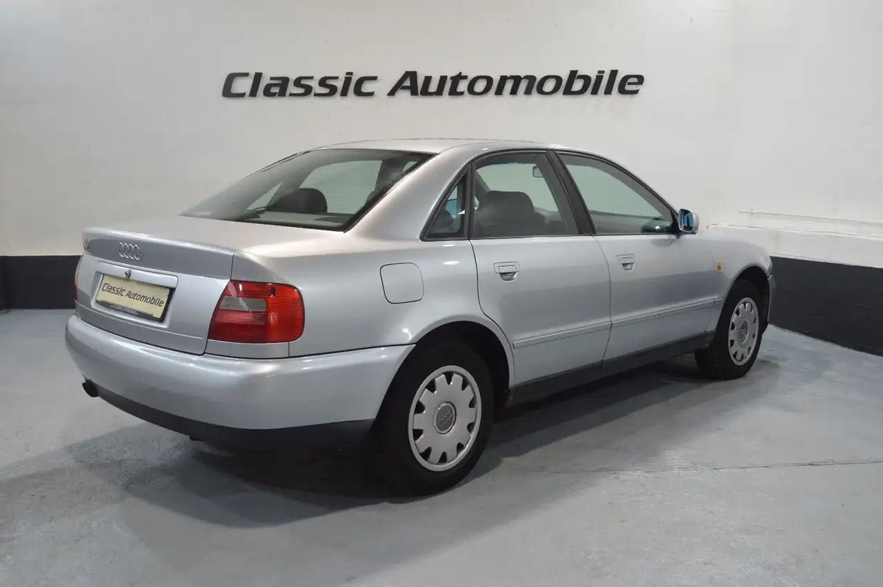 Audi A4 Lim. 1.8 **Originalzustand**, foto 8