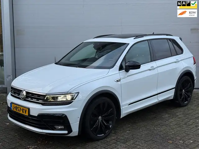 Volkswagen Tiguan 1.5 TSI ACT Highline Business R Line l Pano l ACC