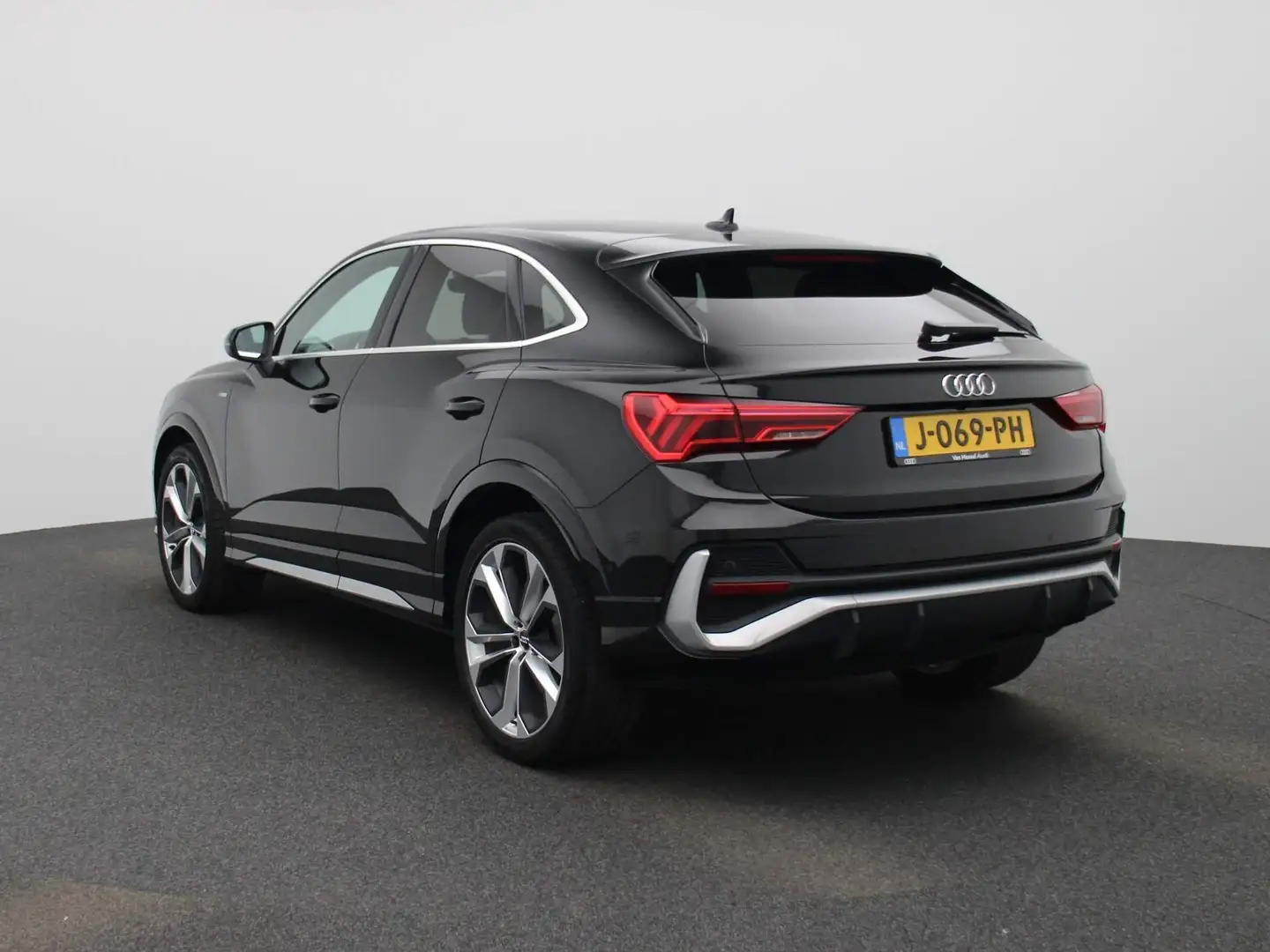 Audi Q3 Sportback 35 TFSI Pro Line S | AUTOMAAT | LEDER | Zwart - 2