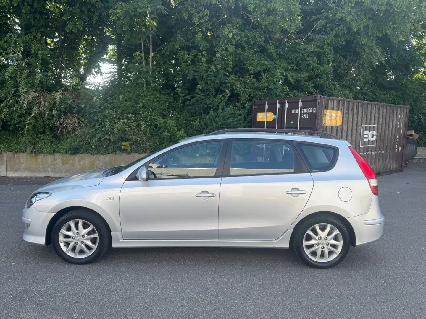 Hyundai i30 CW 1.4 KLIMA TÜV NEU ELEKTRISCHE FESNTER Argent - 2