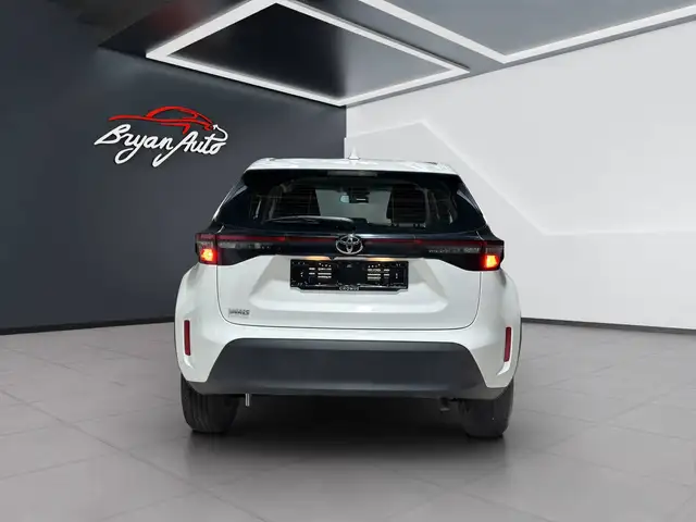 Toyota Yaris Cross view 4