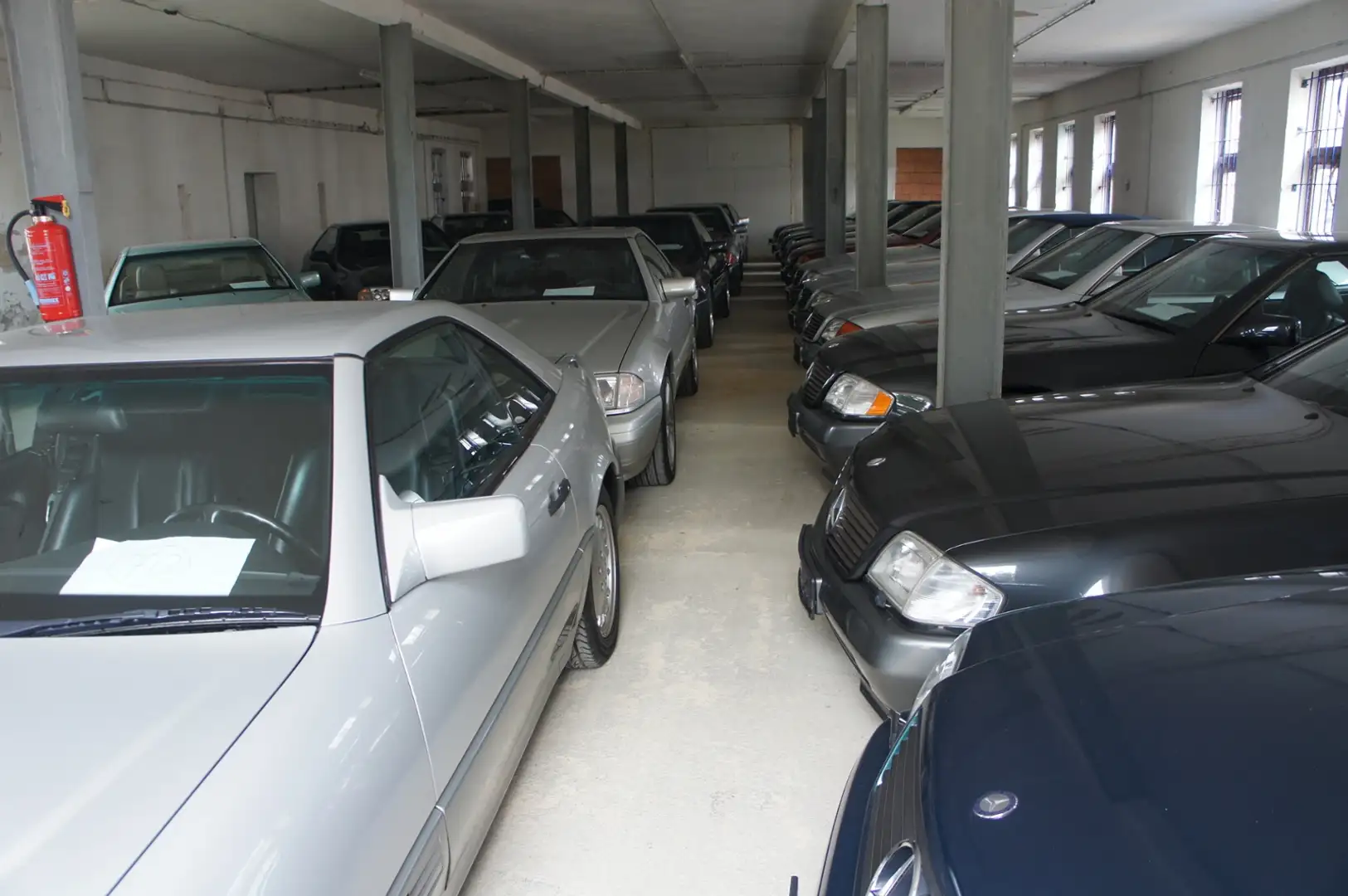 Mercedes-Benz SL 320 RHD #83-2 Noir - 2