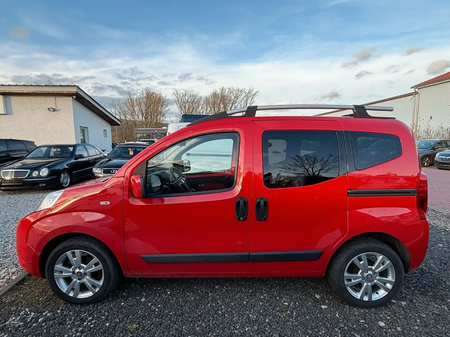 Fiat Qubo 1,4 Easy*Klima*SHZ*Schiebetüren 2x*1-Hand Rojo - 2