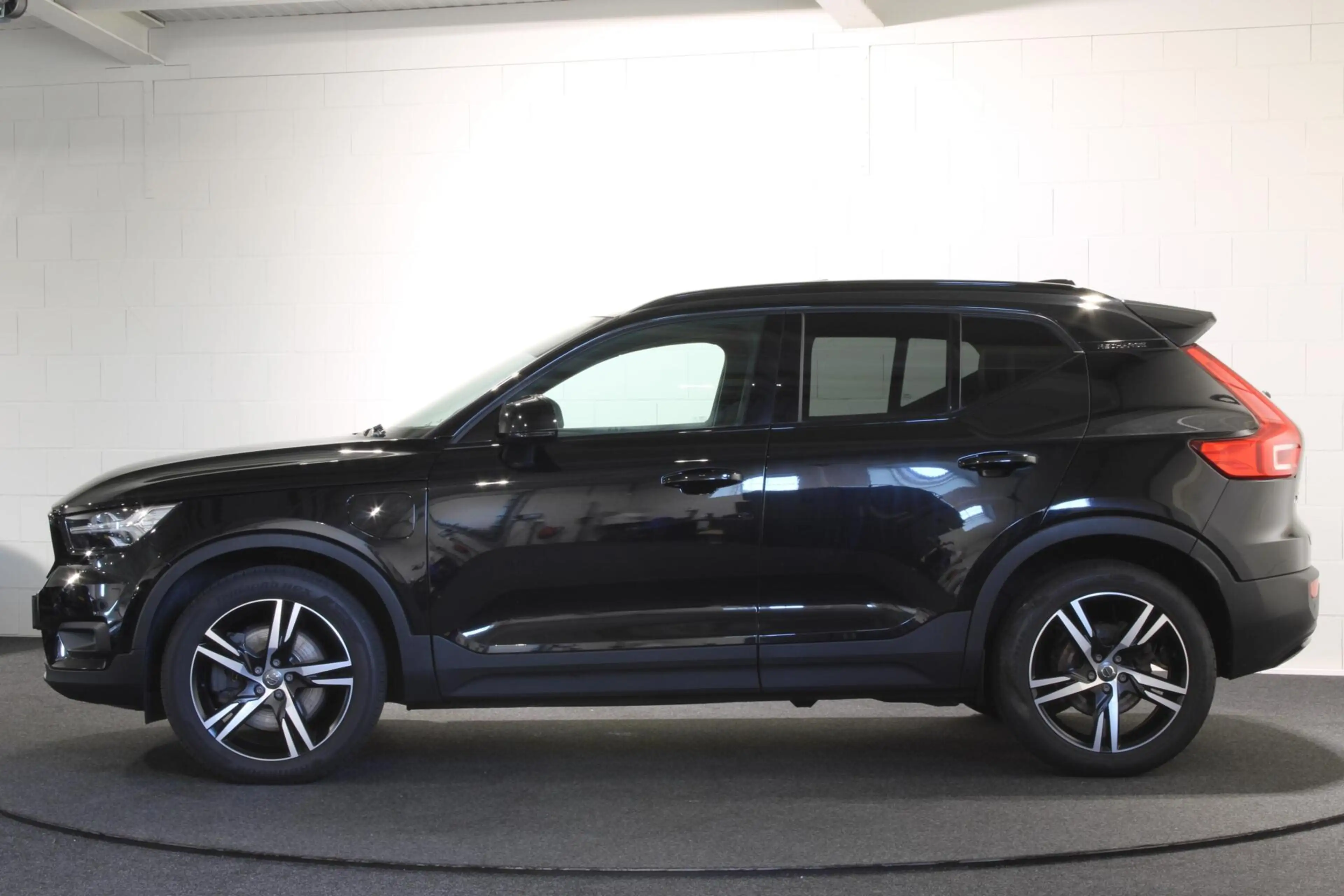 Volvo XC40 1.5 T5 Recharge | R Design | H/K | PANO | 360CAM — photo 6