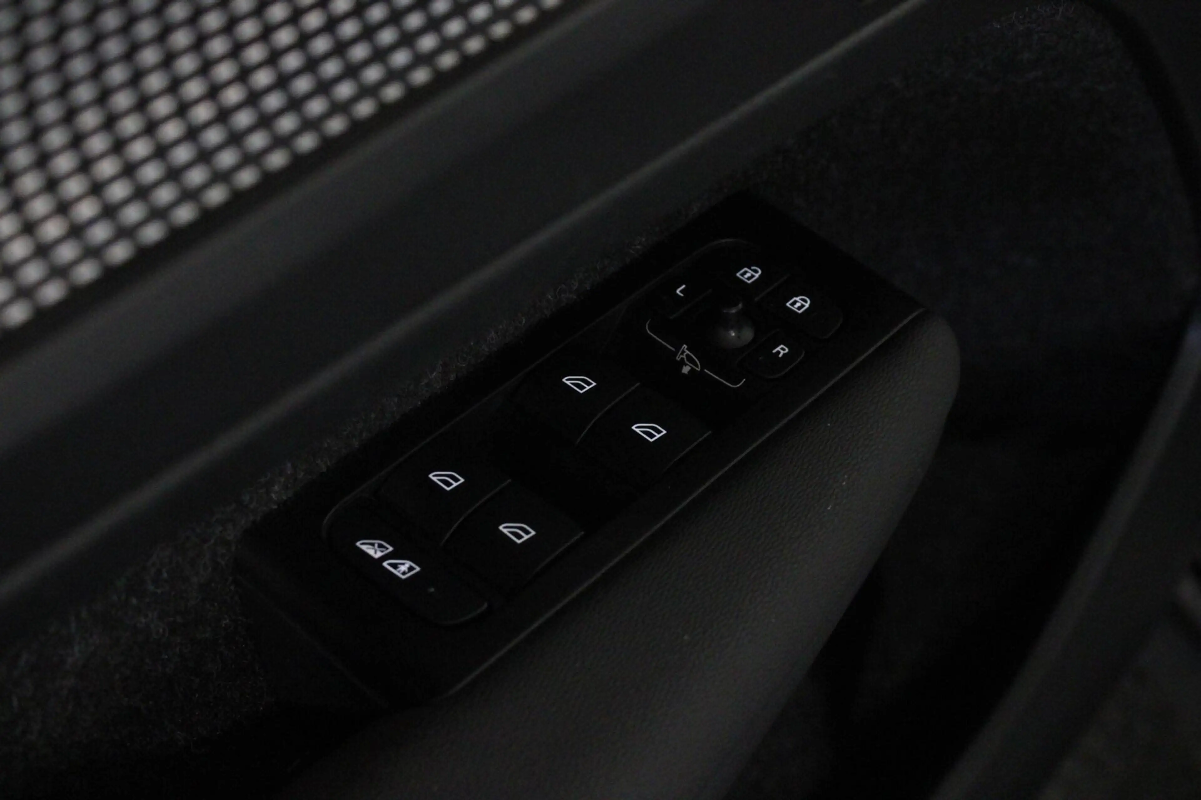 Volvo XC40 1.5 T5 Recharge | R Design | H/K | PANO | 360CAM — photo 10
