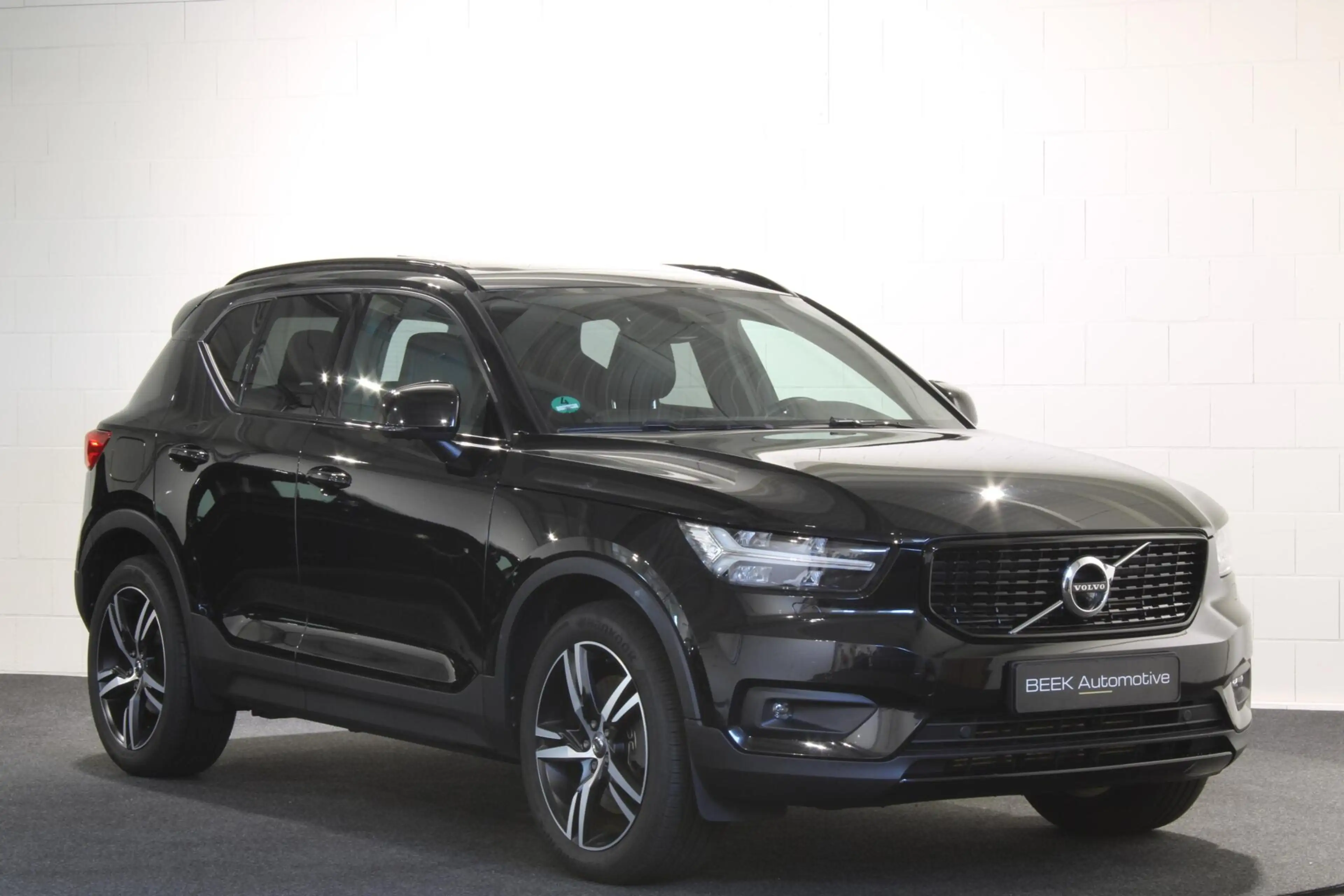 Volvo XC40 1.5 T5 Recharge | R Design | H/K | PANO | 360CAM — photo 7