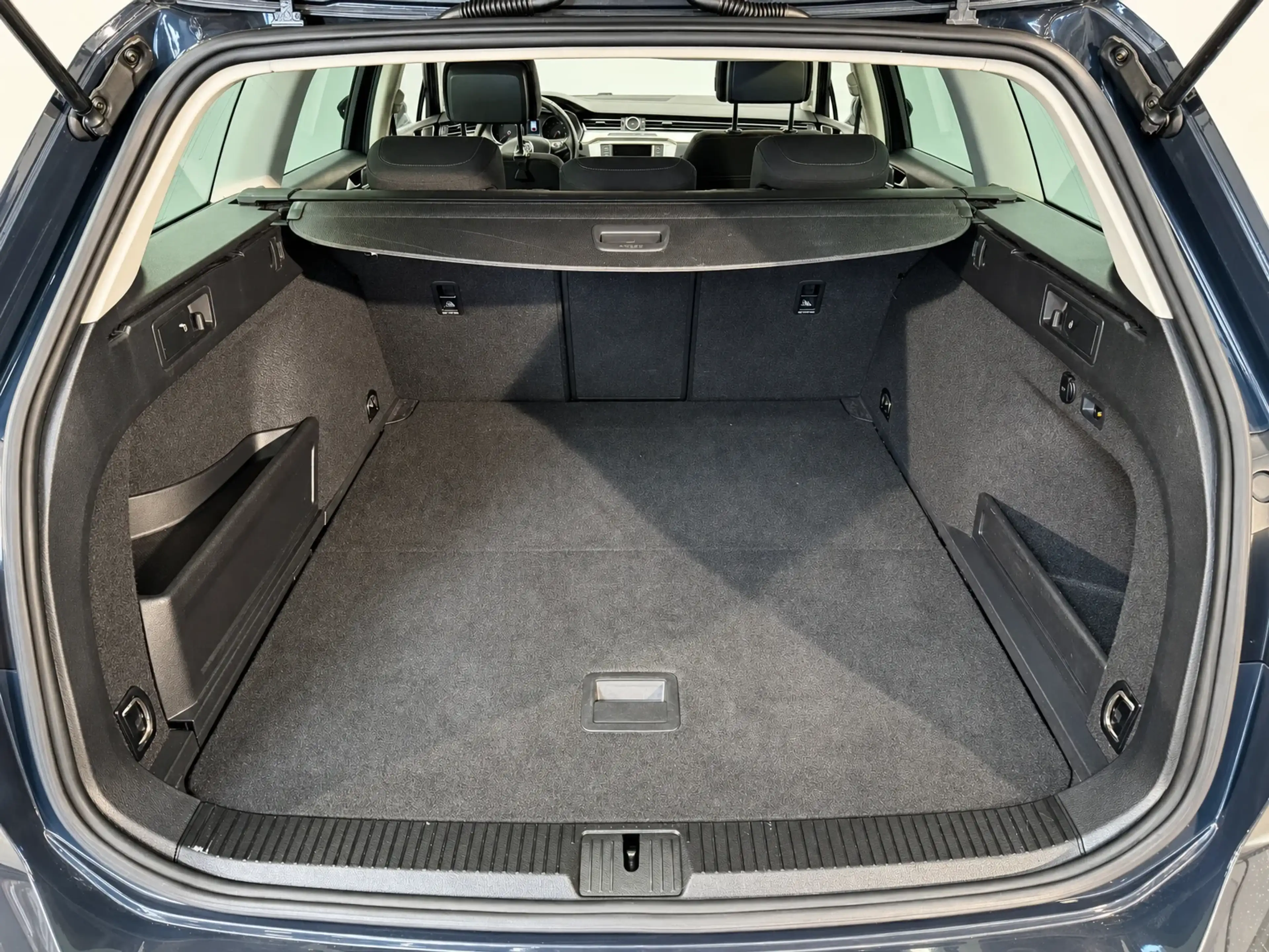 Volkswagen Passat Variant 2.0 — photo 5