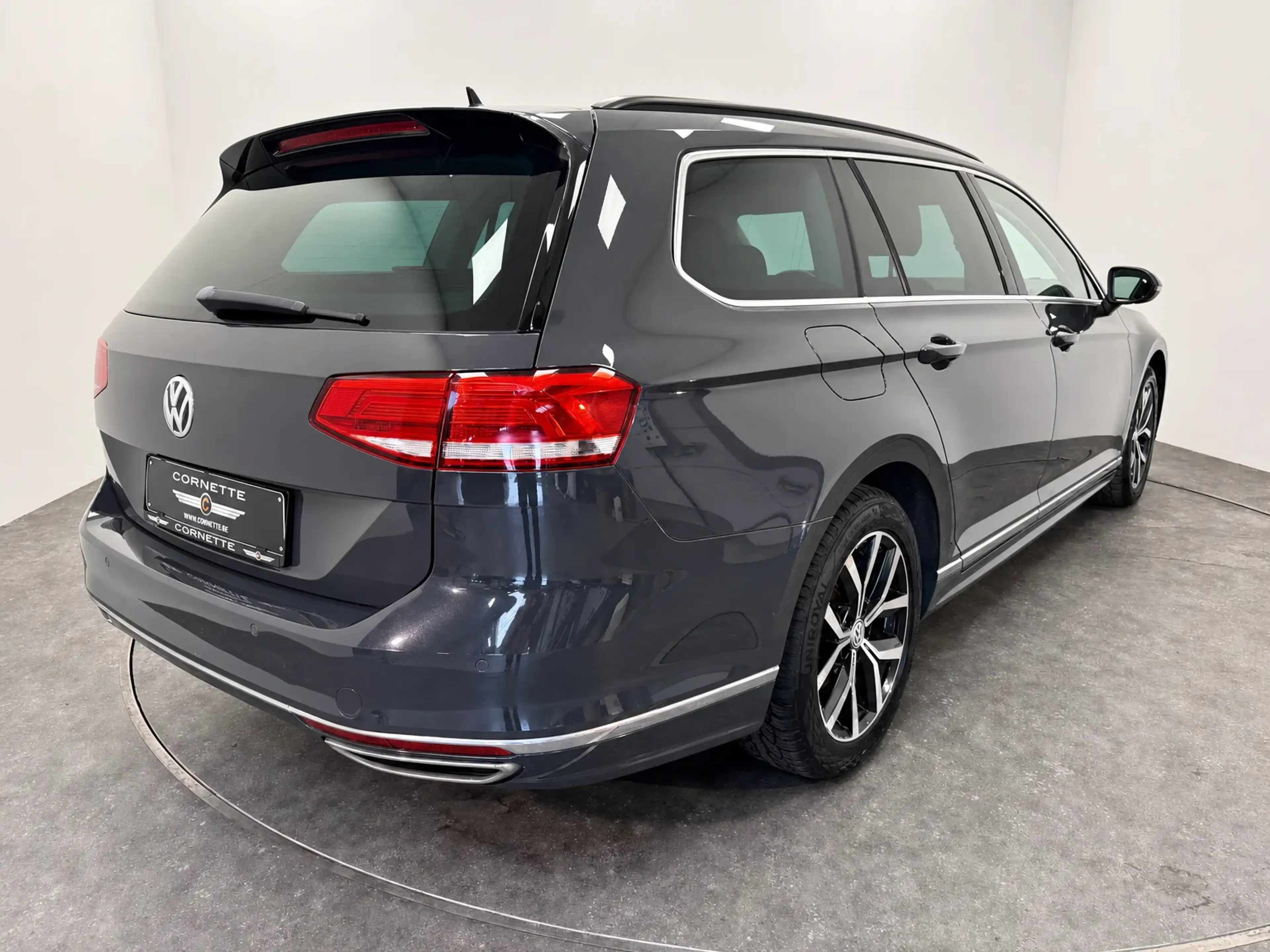 Volkswagen Passat Variant 2.0 — photo 7