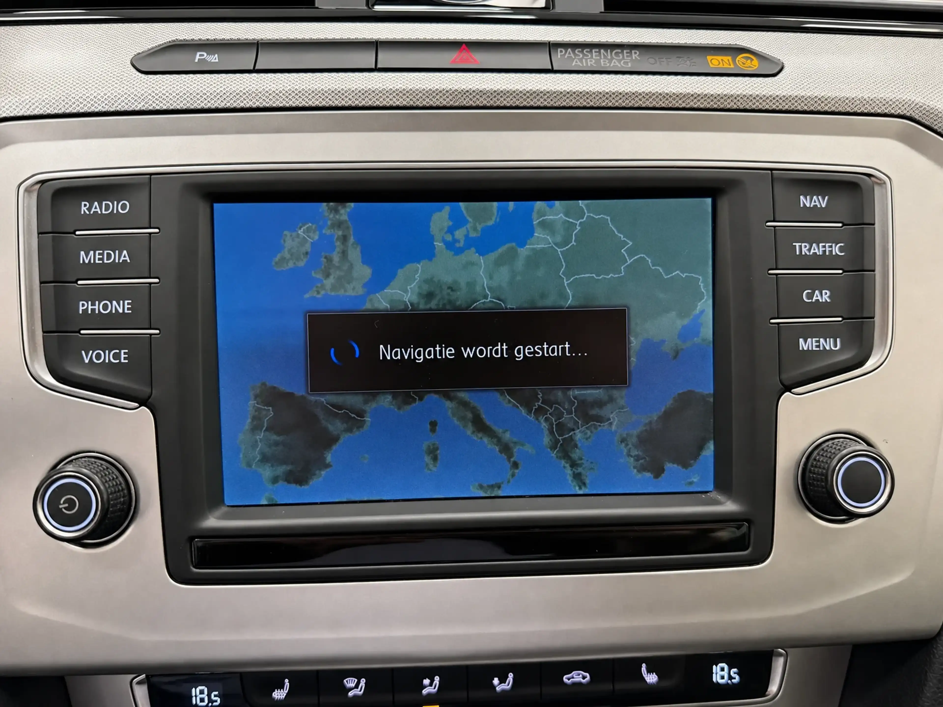 Volkswagen Passat Variant 2.0 — photo 13