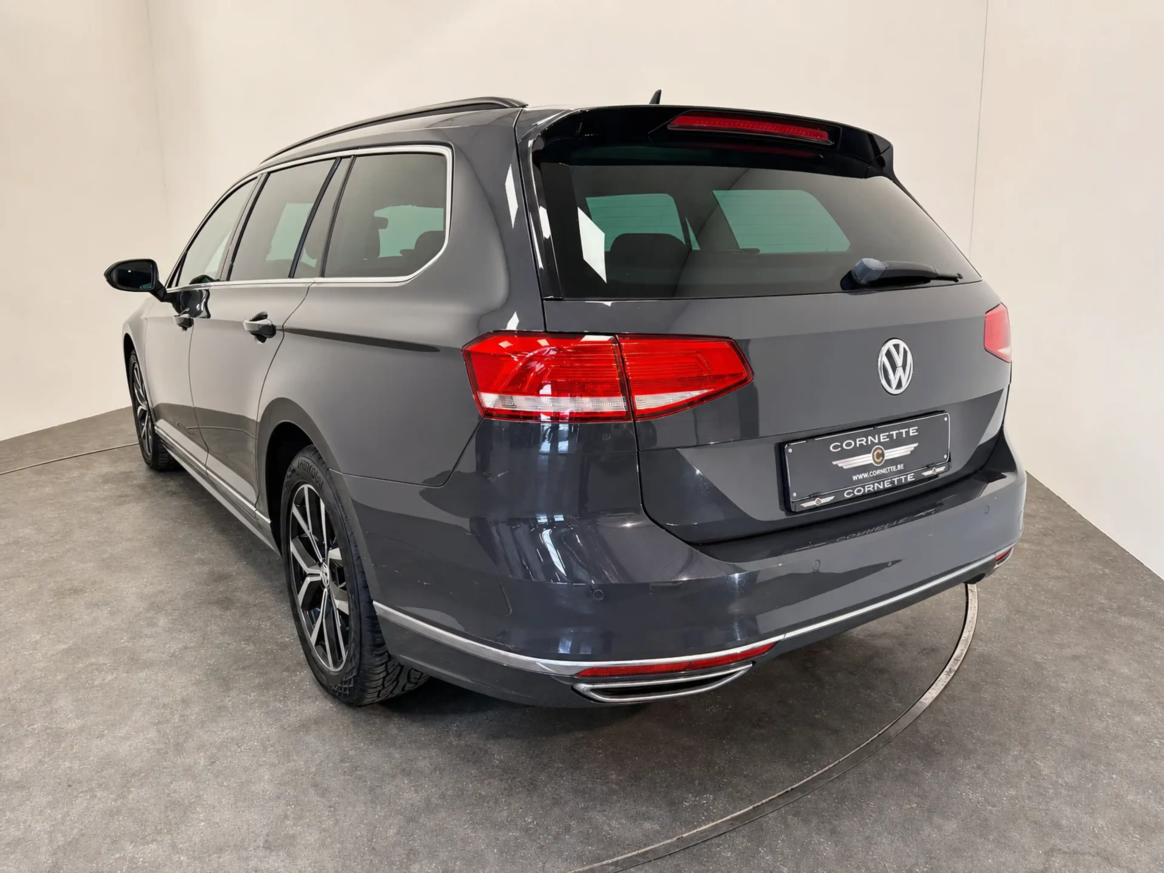 Volkswagen Passat Variant 2.0 — photo 6