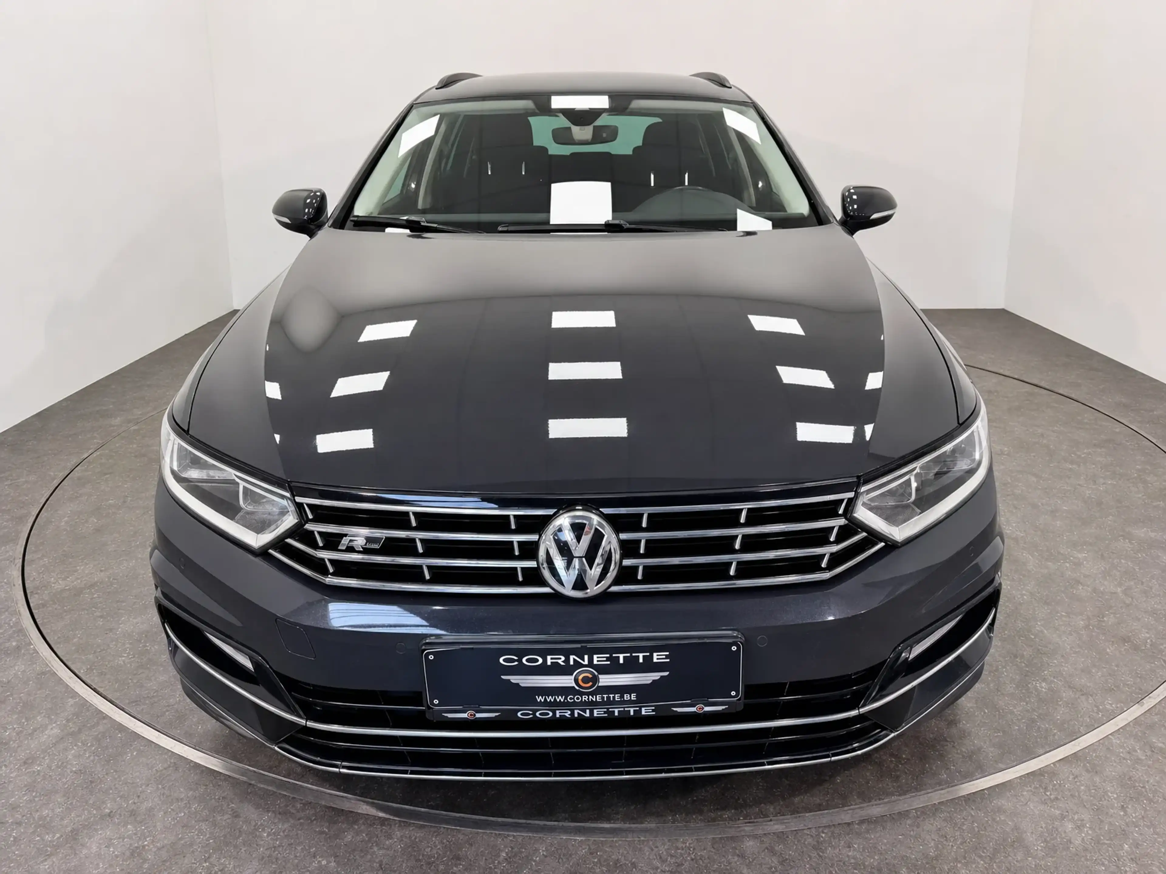Volkswagen Passat Variant 2.0 — photo 3