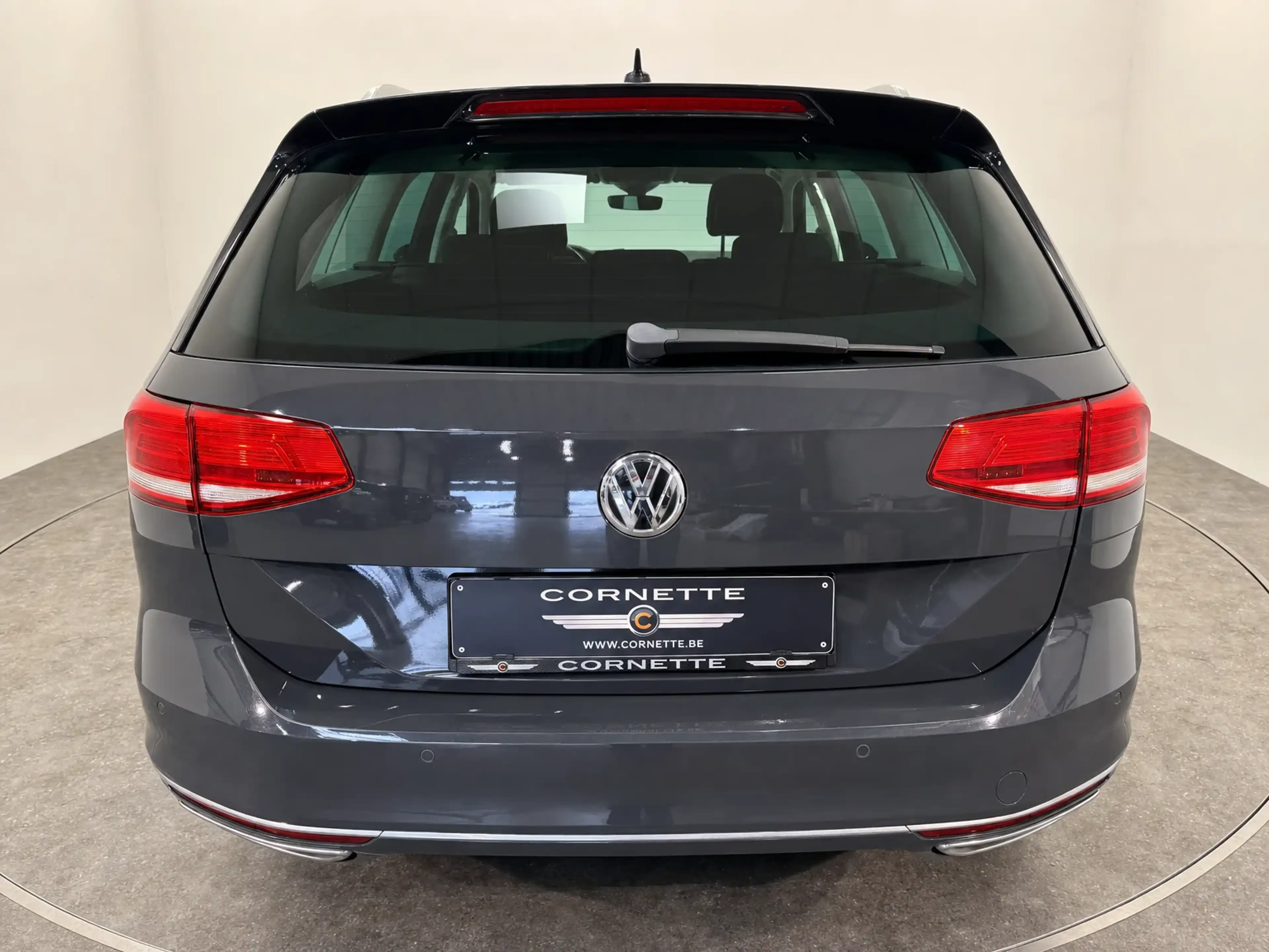 Volkswagen Passat Variant 2.0 — photo 4
