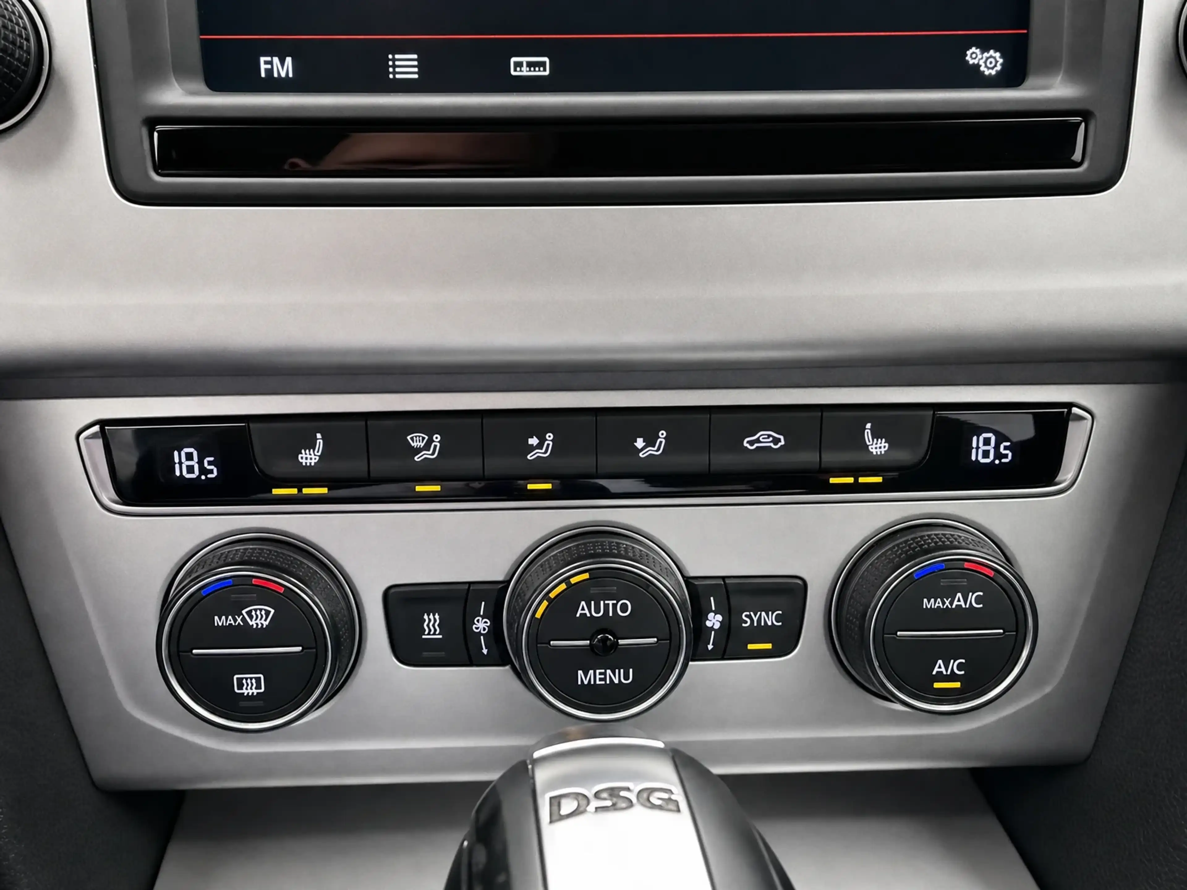 Volkswagen Passat Variant 2.0 — photo 20