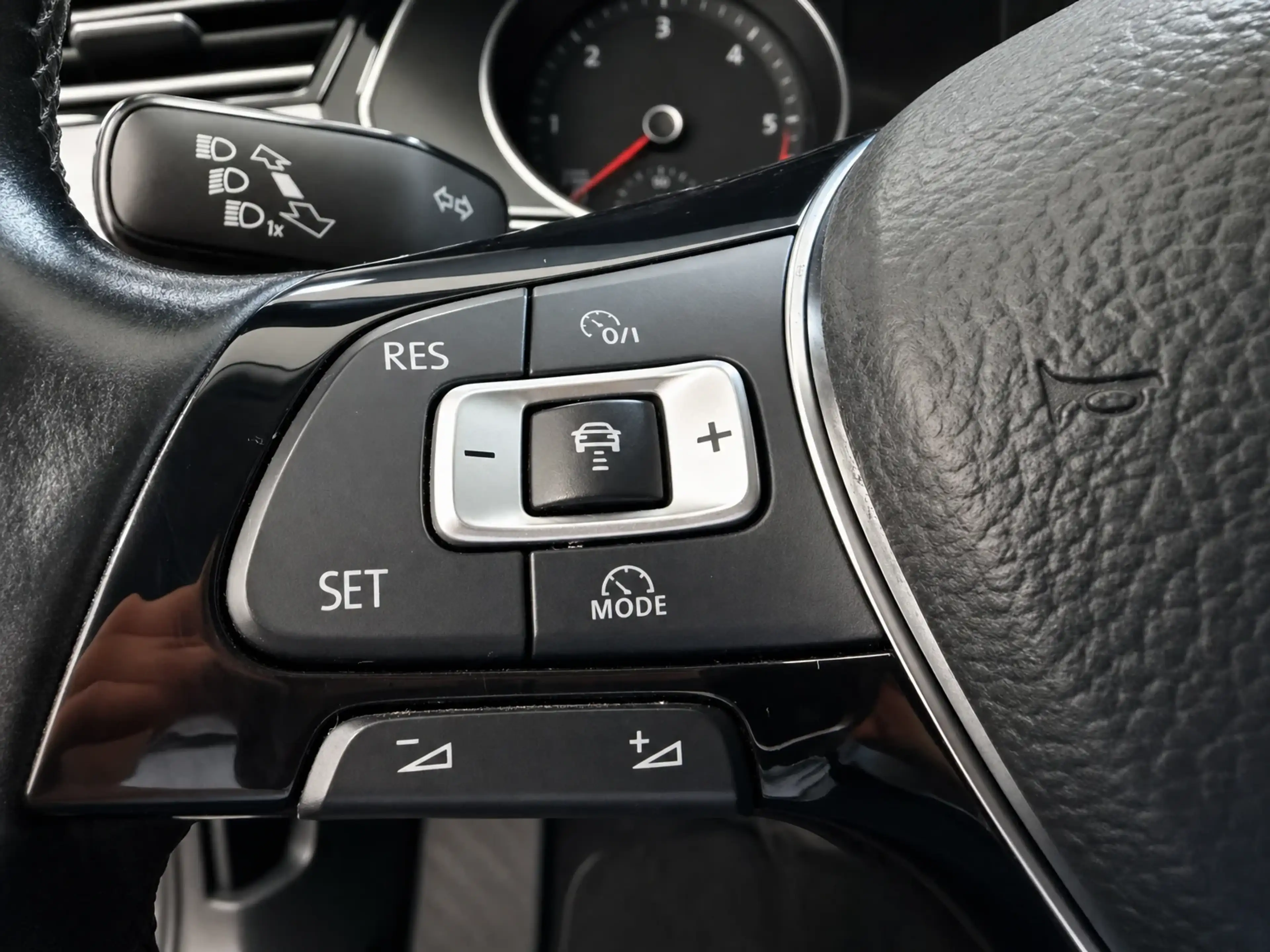 Volkswagen Passat Variant 2.0 — photo 19