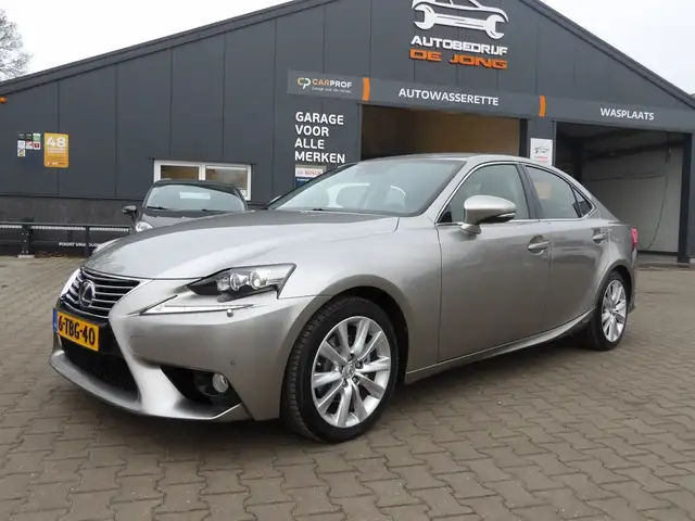 Lexus IS 300 300h Edition
