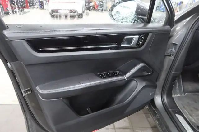 Porsche Cayenne E-Hybrid Coupé Ansicht 6