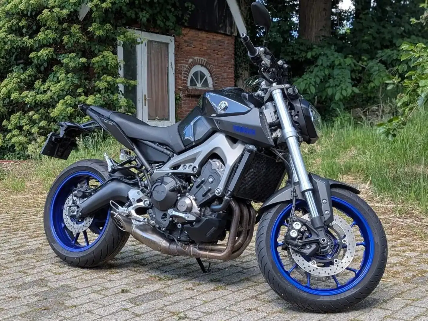 Yamaha MT-09 Grau - 1