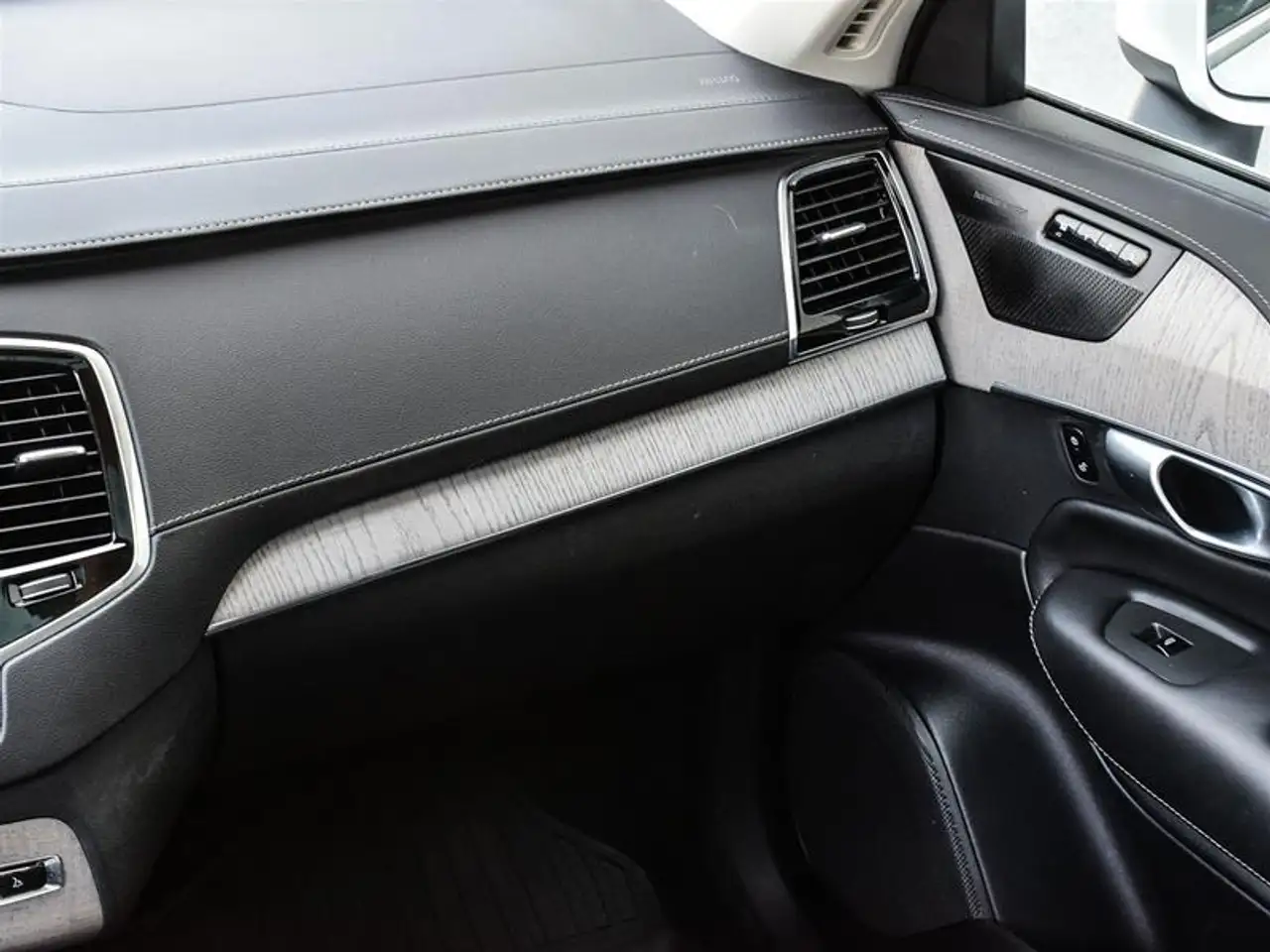 Volvo XC90 снимка Volvo XC90