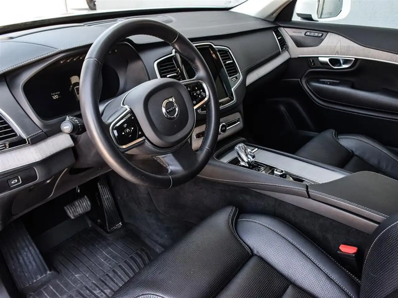 Volvo XC90 снимка Volvo XC90