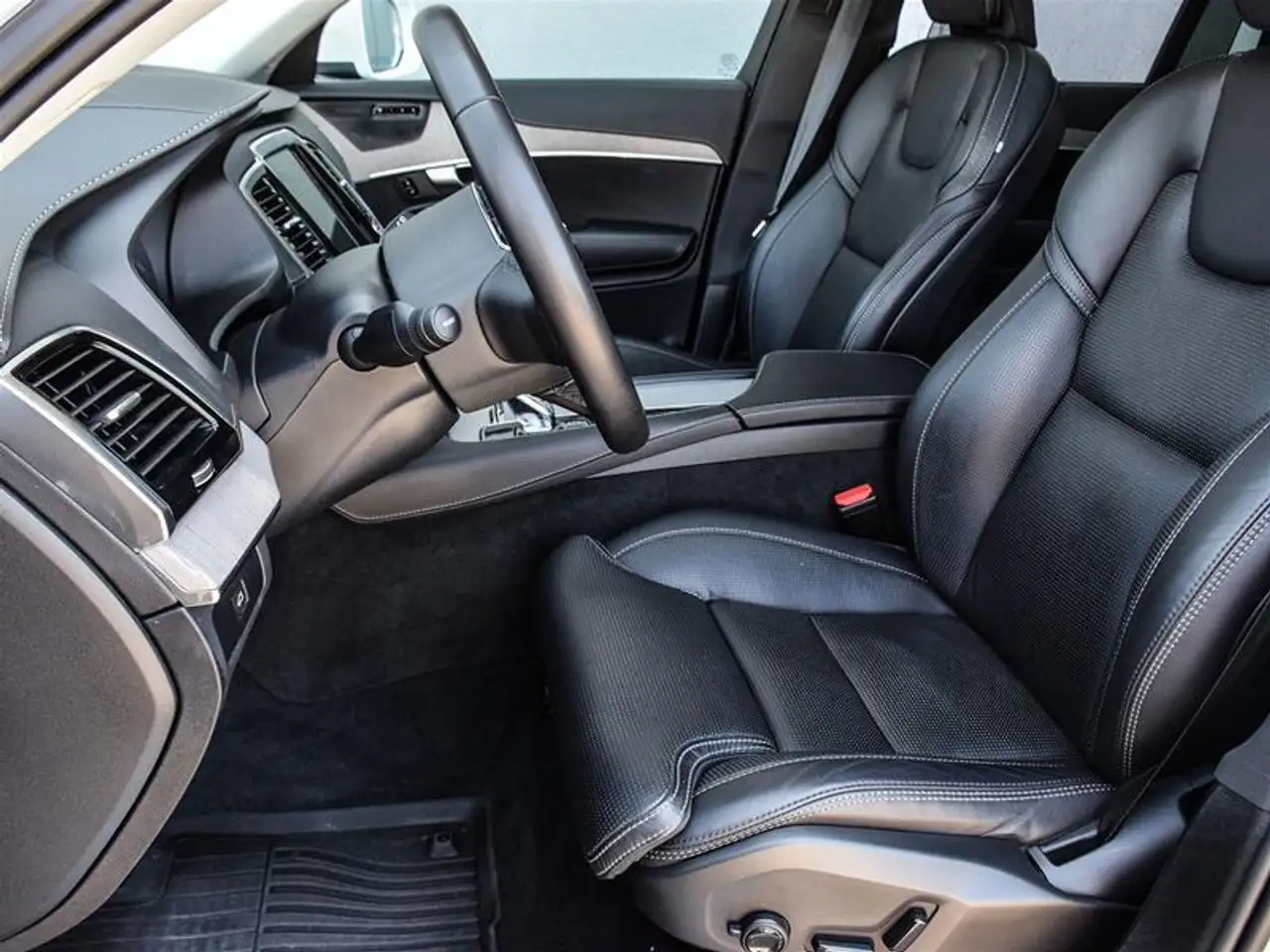 Volvo XC90 снимка Volvo XC90