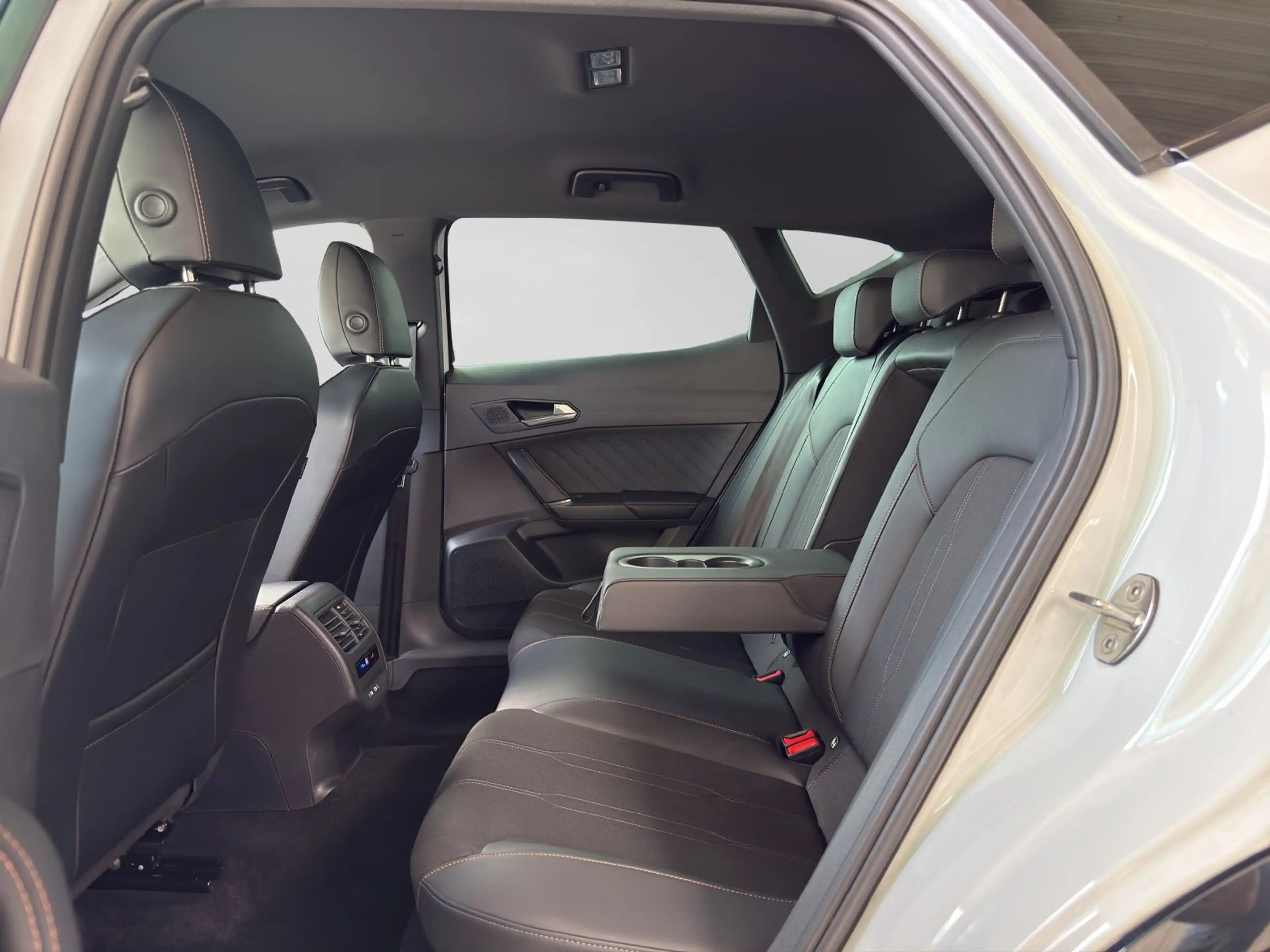 CUPRA Formentor 2.0 TDI DSG NAVI ACC SH PDC+ GJR — photo 6