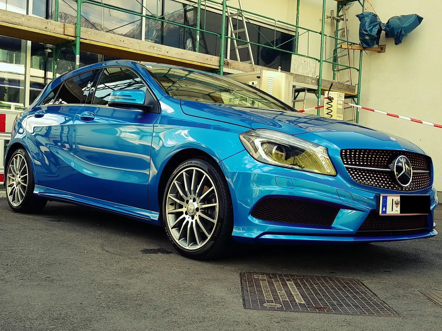 Mercedes-Benz A 180 Blue Efficiency / AMG Styling Blau - 2
