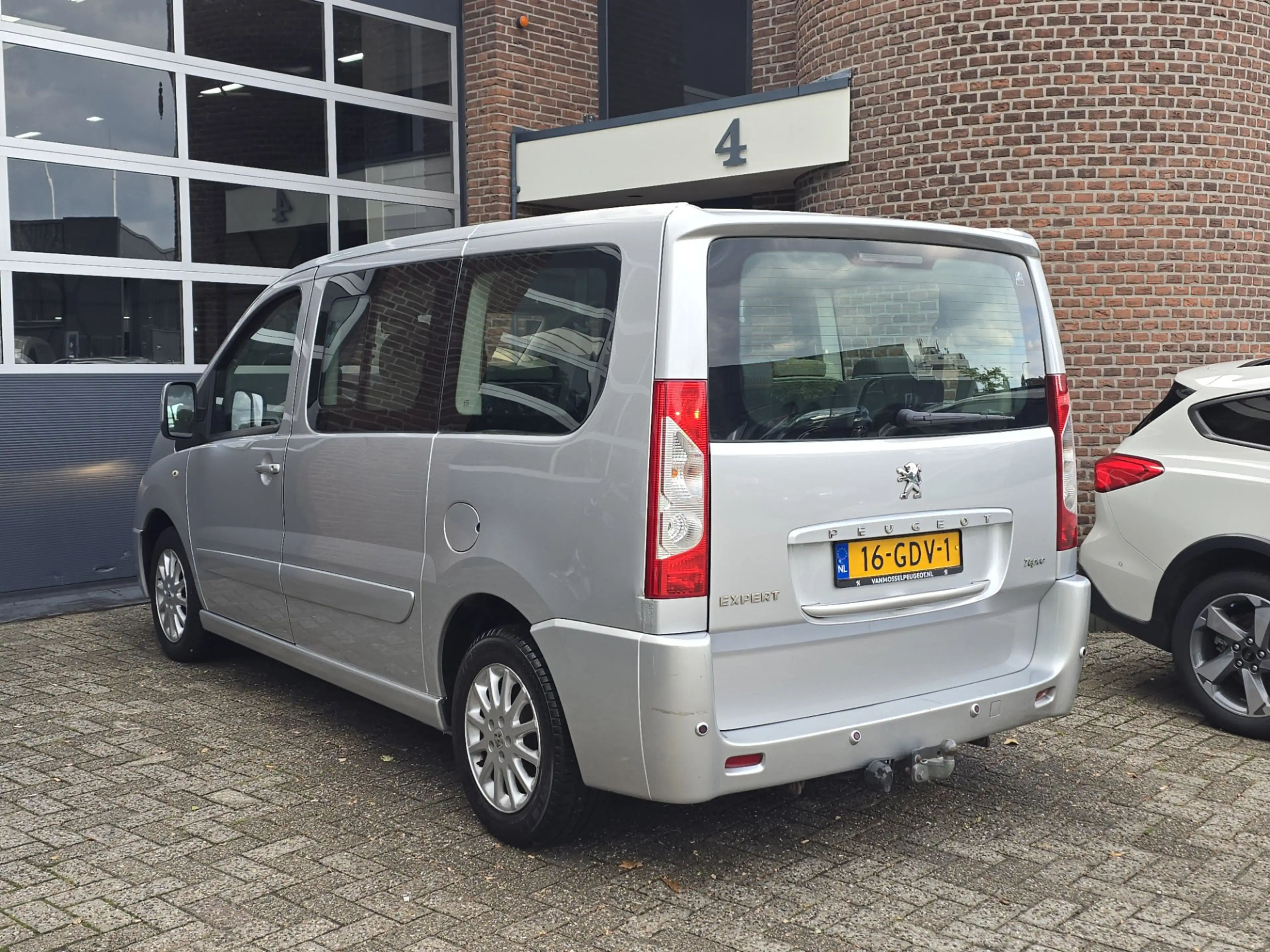 Peugeot Expert Tepee 2.0 HDI XT L1 8p |Nap |Clima |Cruise |Trekha — photo 15